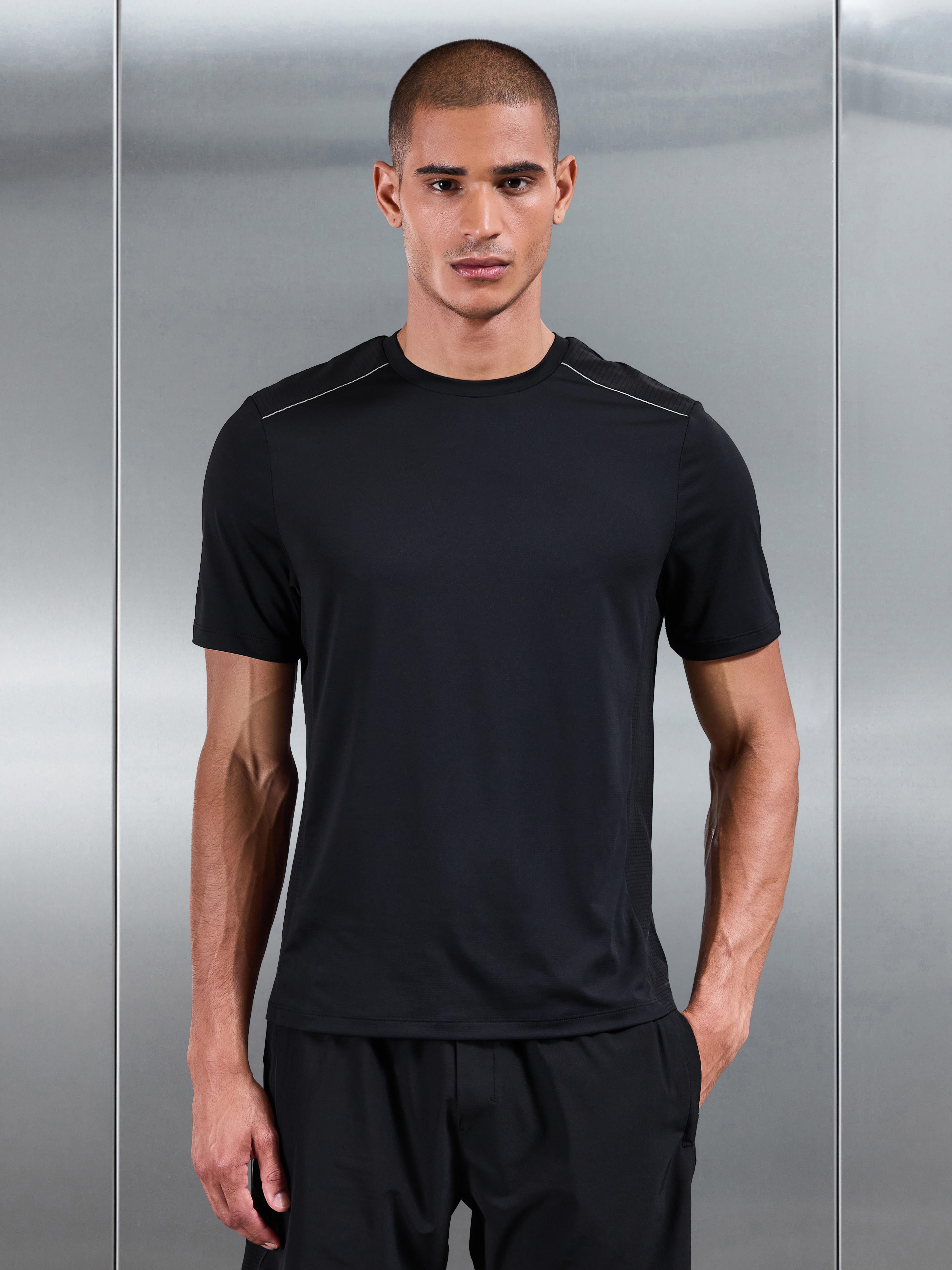 Mens Hybrid Mesh T-Shirt in Black