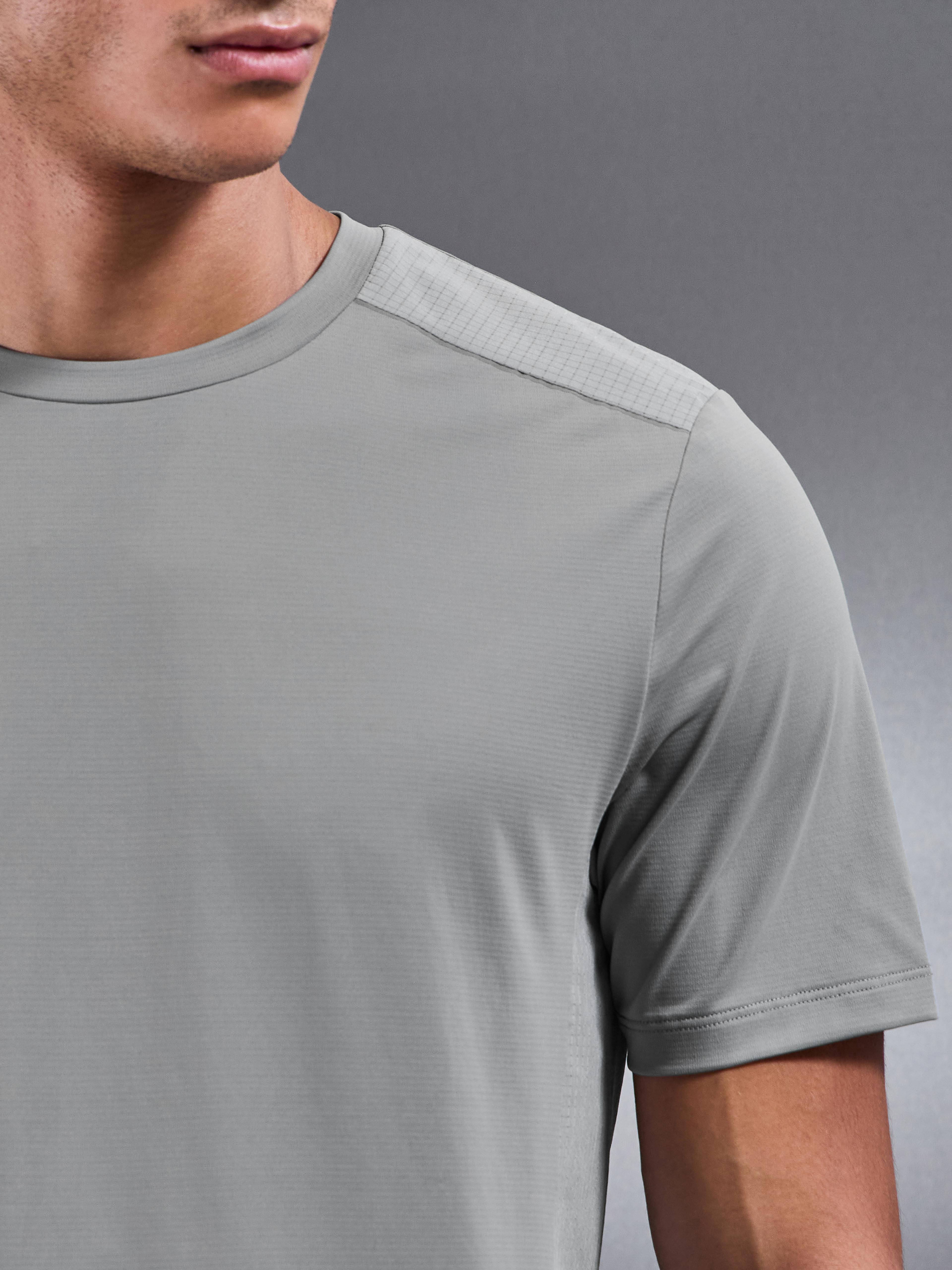 Mens Hybrid Mesh T-Shirt in Mid Grey