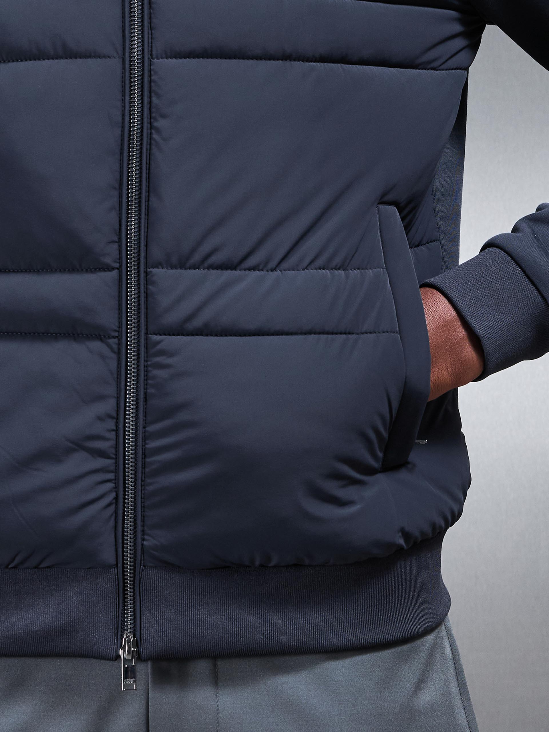 Mens Hybrid Panel Puffer Windbreaker in Navy