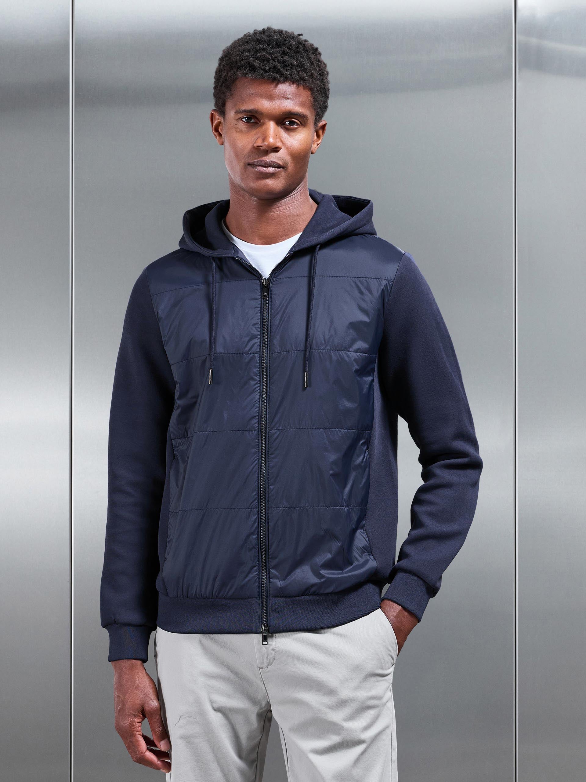 Mens Hybrid Panel Windbreaker in Navy