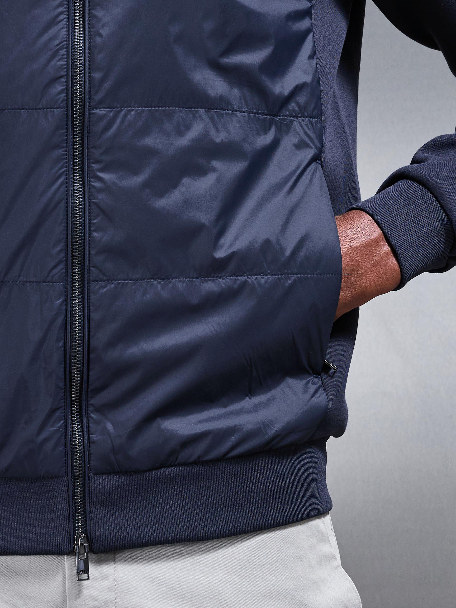 Mens Hybrid Panel Windbreaker in Navy