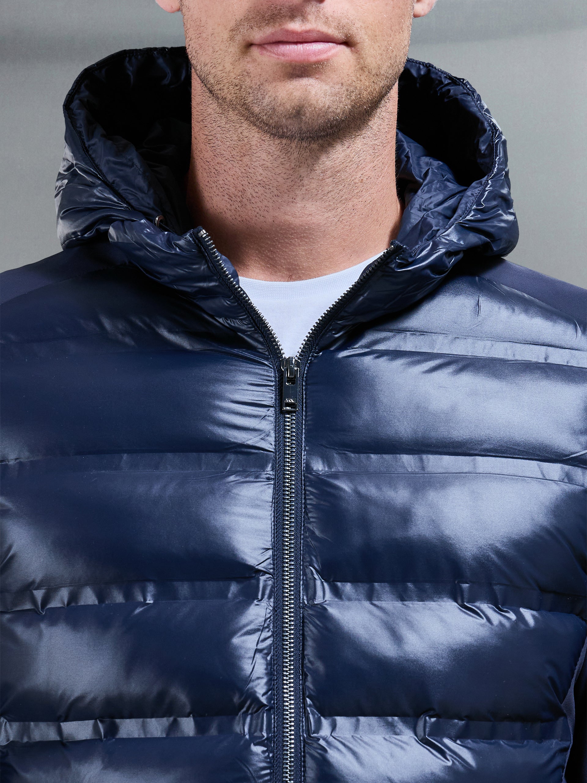 Mens Hybrid Puffer Jacket in Navy