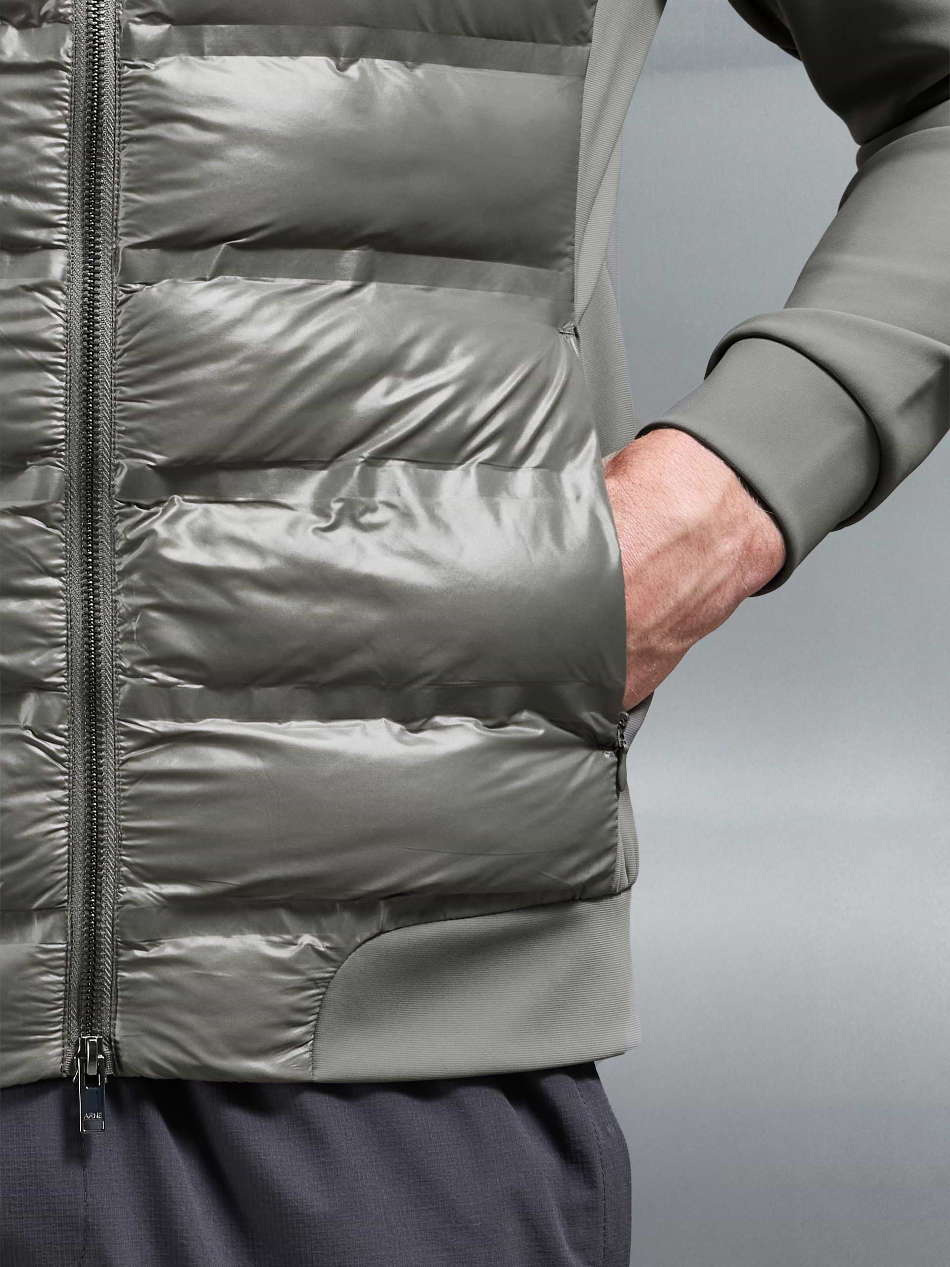 Hybrid Puffer Jacket in Olive