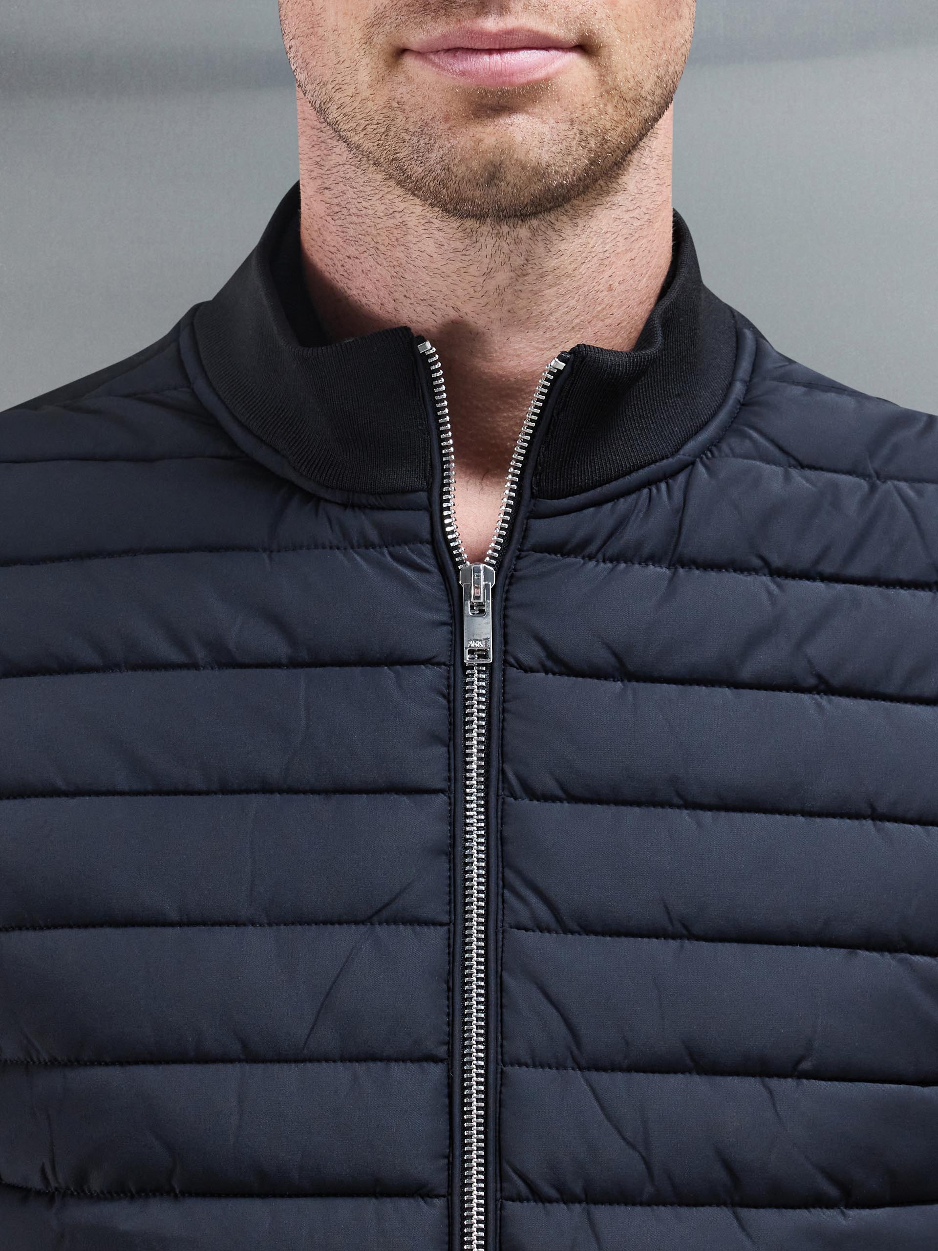 Mens Hybrid Quilted Gilet in Black