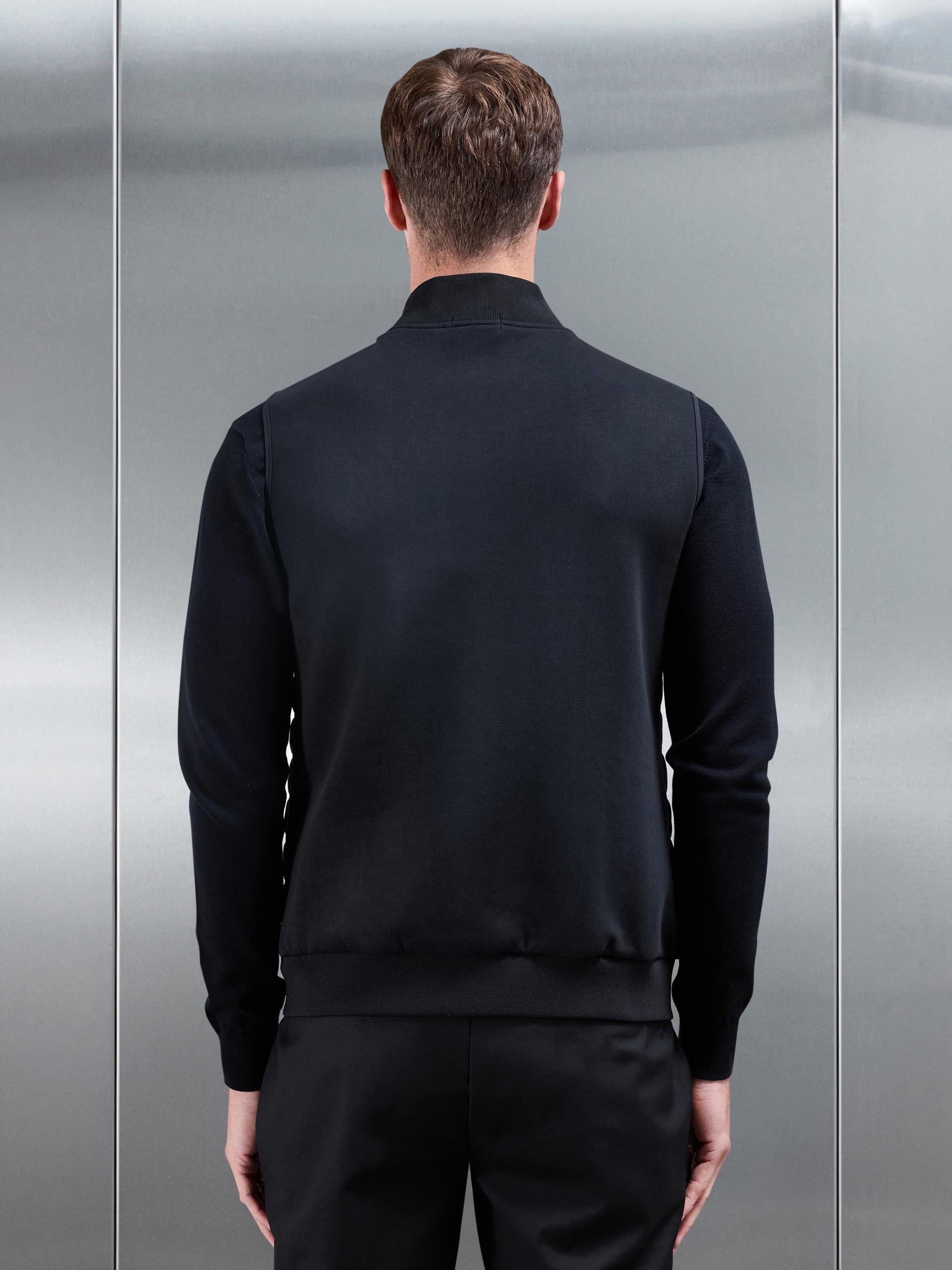 Mens Hybrid Quilted Gilet in Black