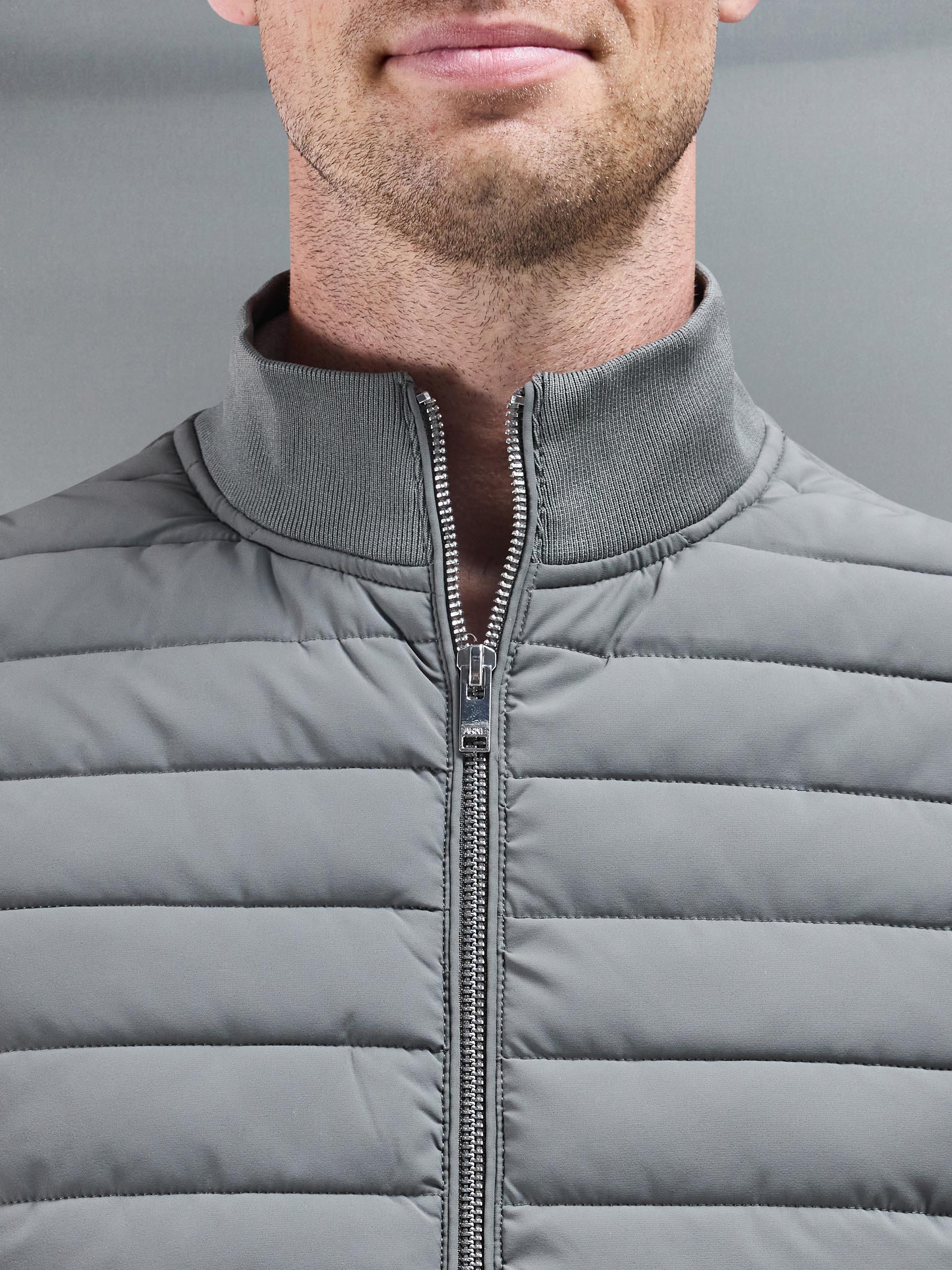 Mens Hybrid Quilted Gilet in Sage