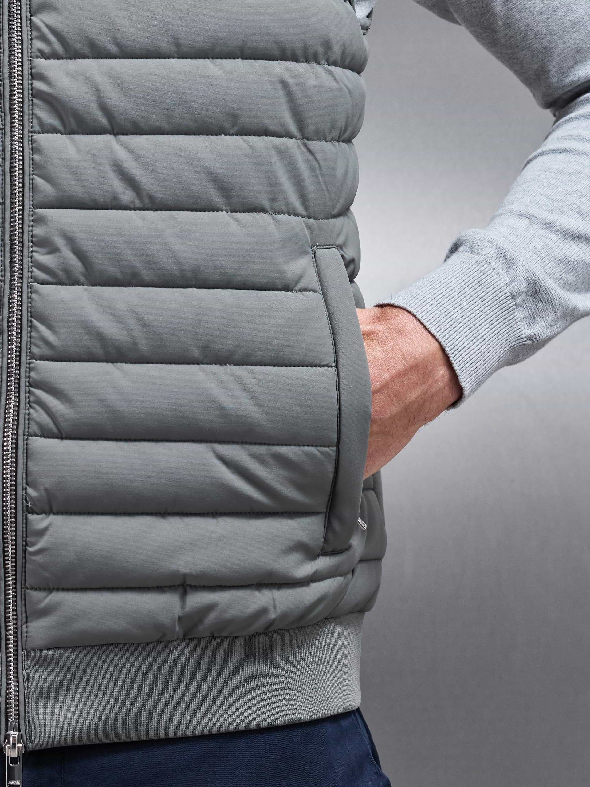 Hybrid Quilted Gilet in Sage