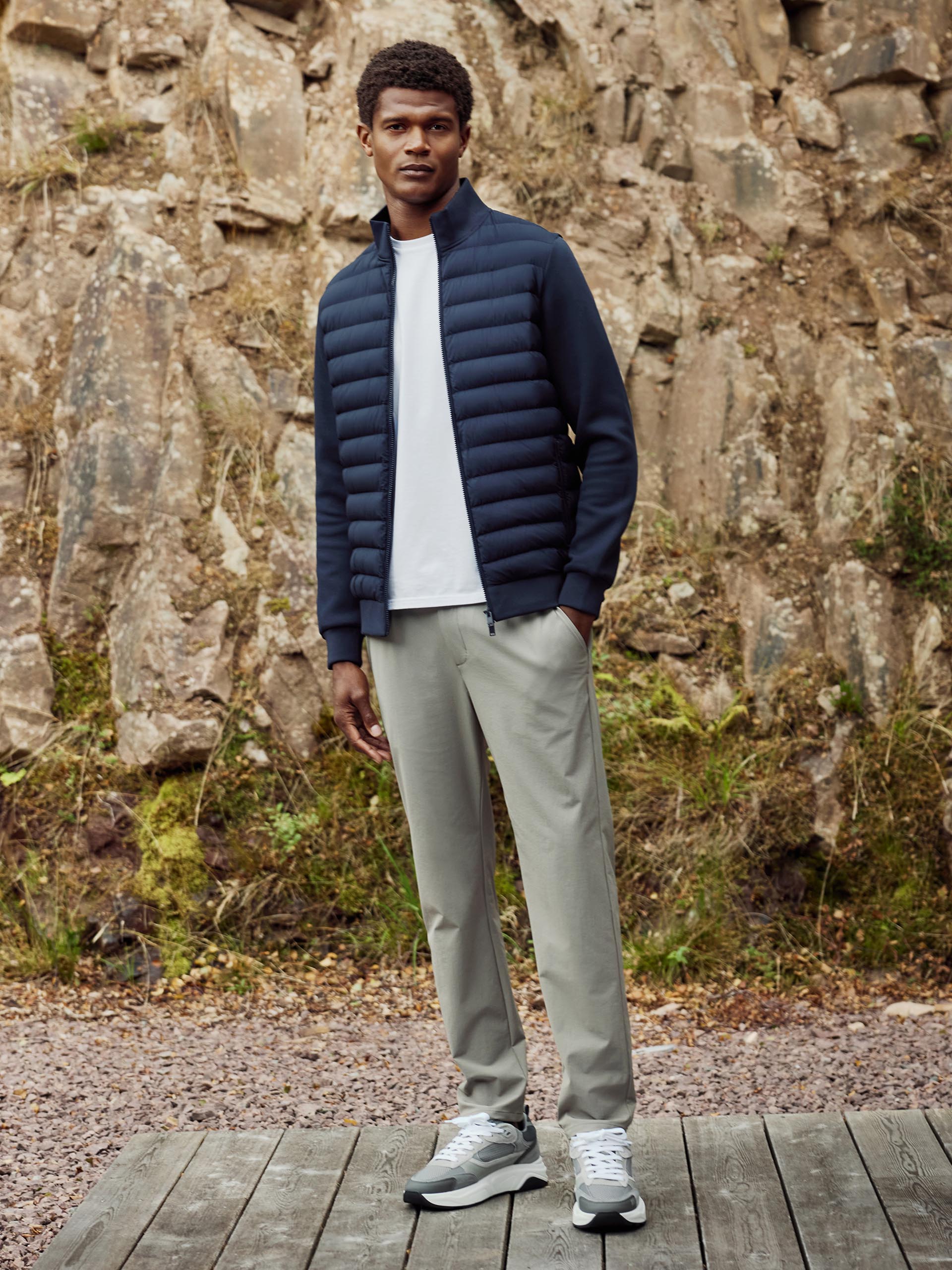 Mens Hybrid Quilted Technical Funnel Neck Jacket in Navy