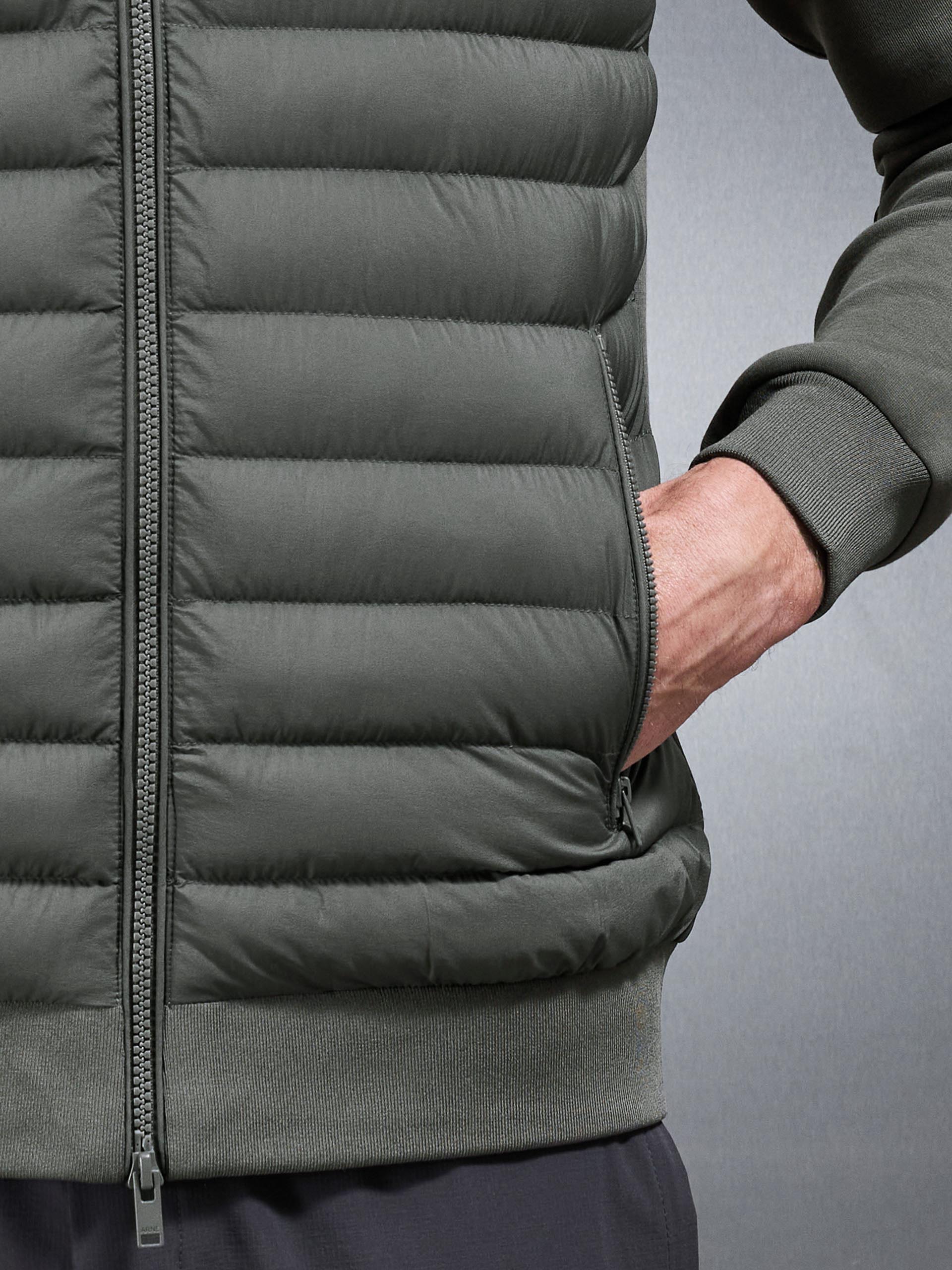 Mens Hybrid Quilted Technical Funnel Neck Jacket in Olive