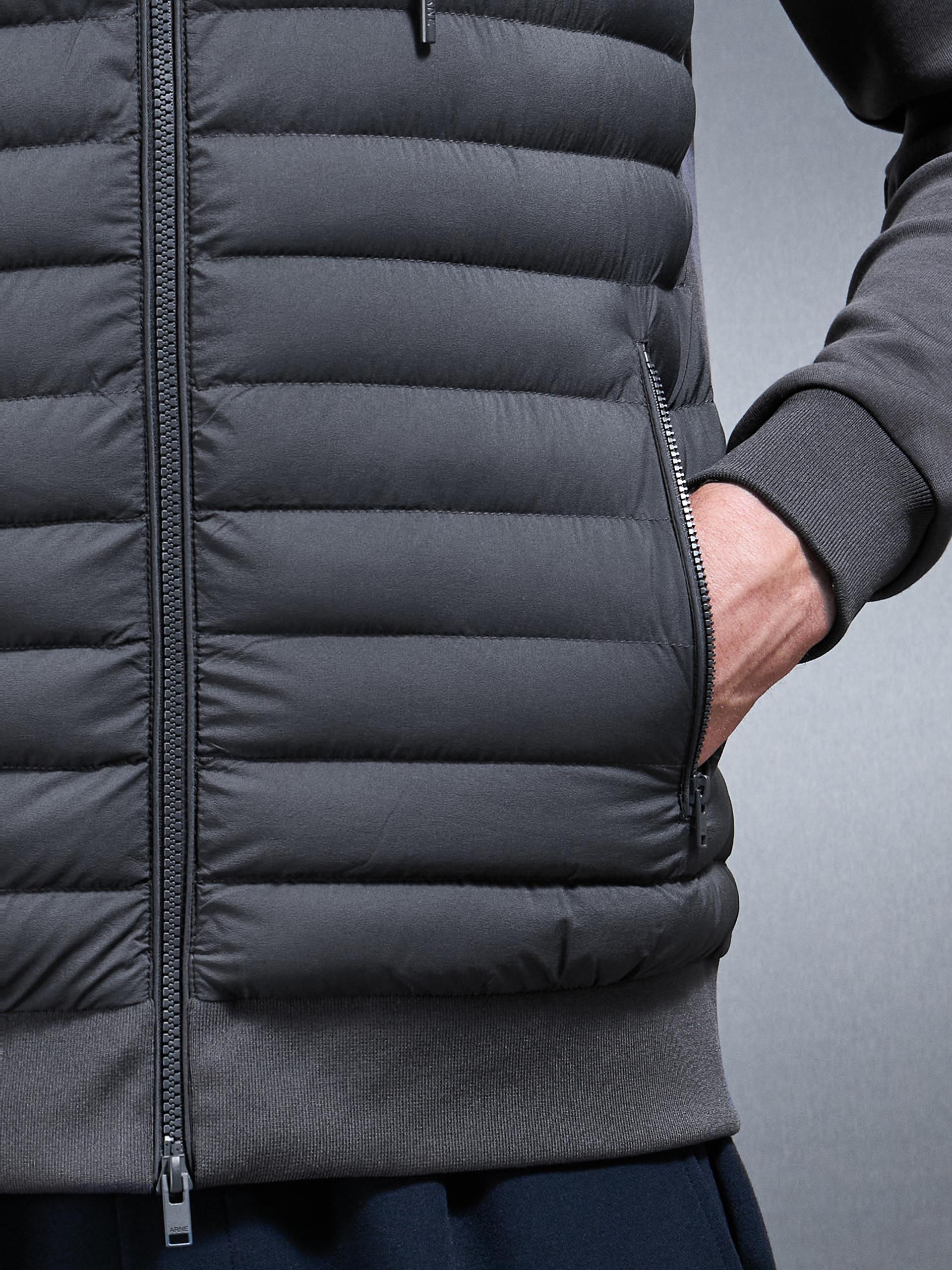 Mens Hybrid Quilted Technical Windbreaker in Grey