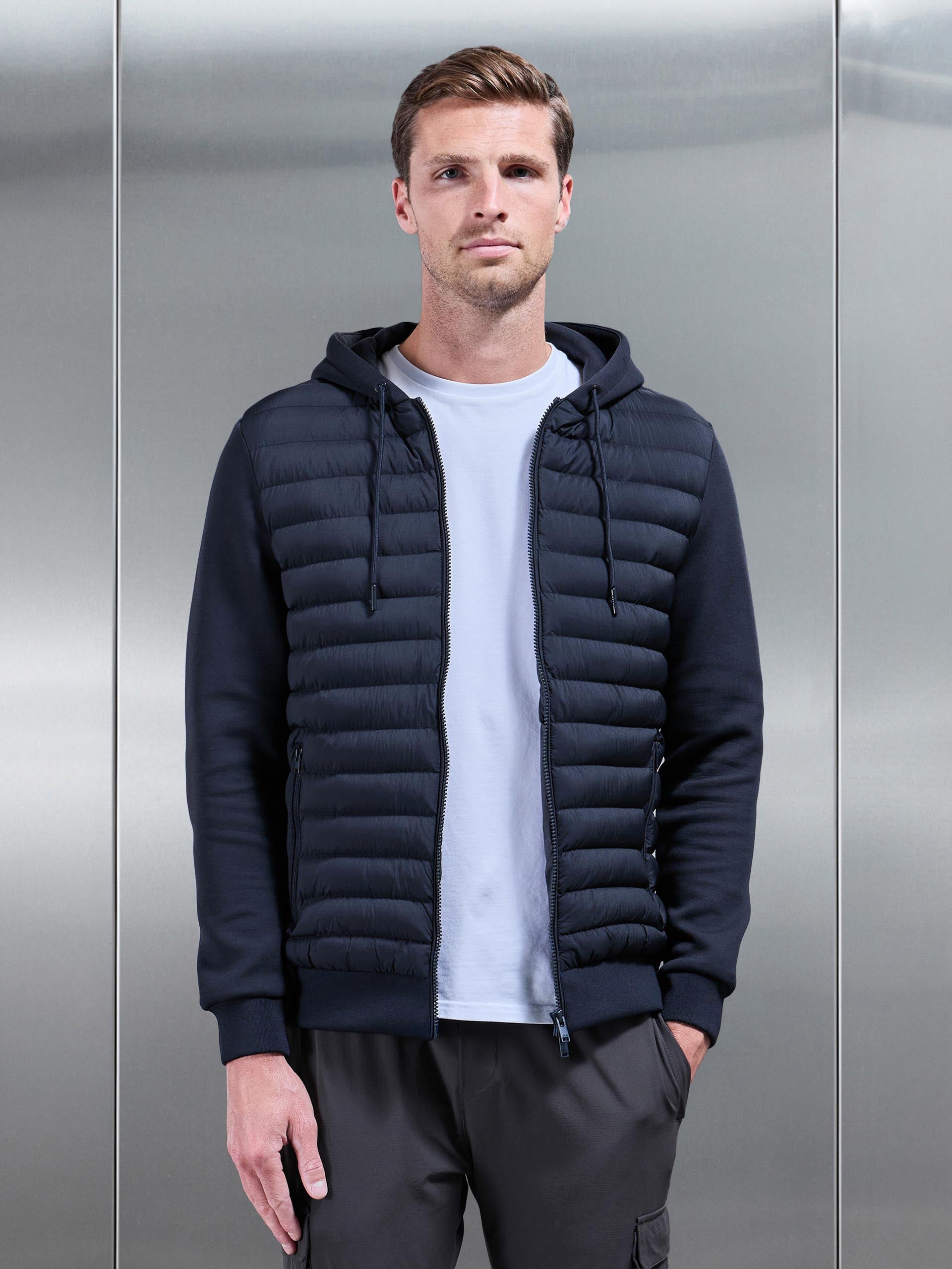 Mens Hybrid Quilted Technical Windbreaker in Navy