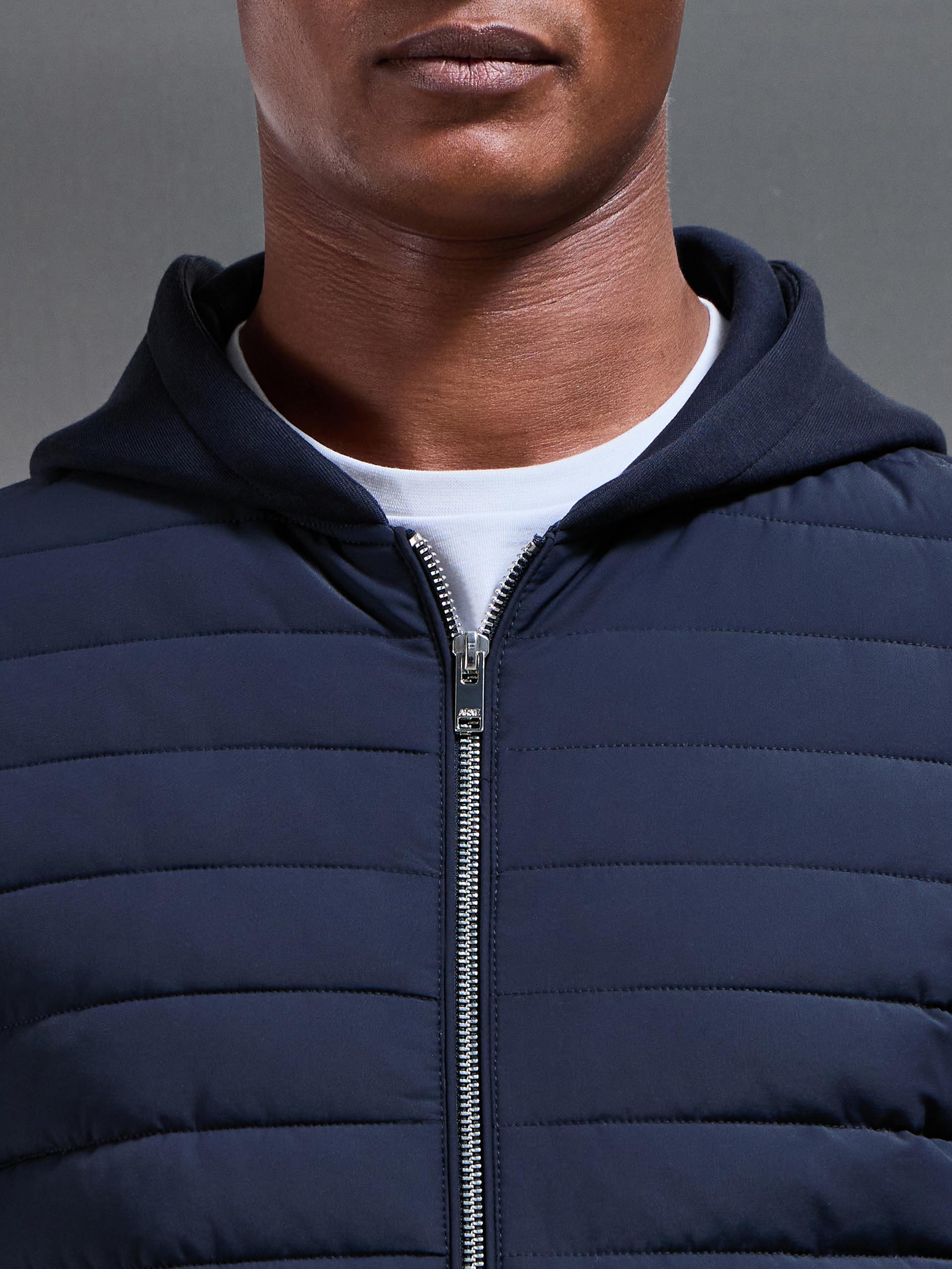 Mens Hybrid Quilted Windbreaker in Navy