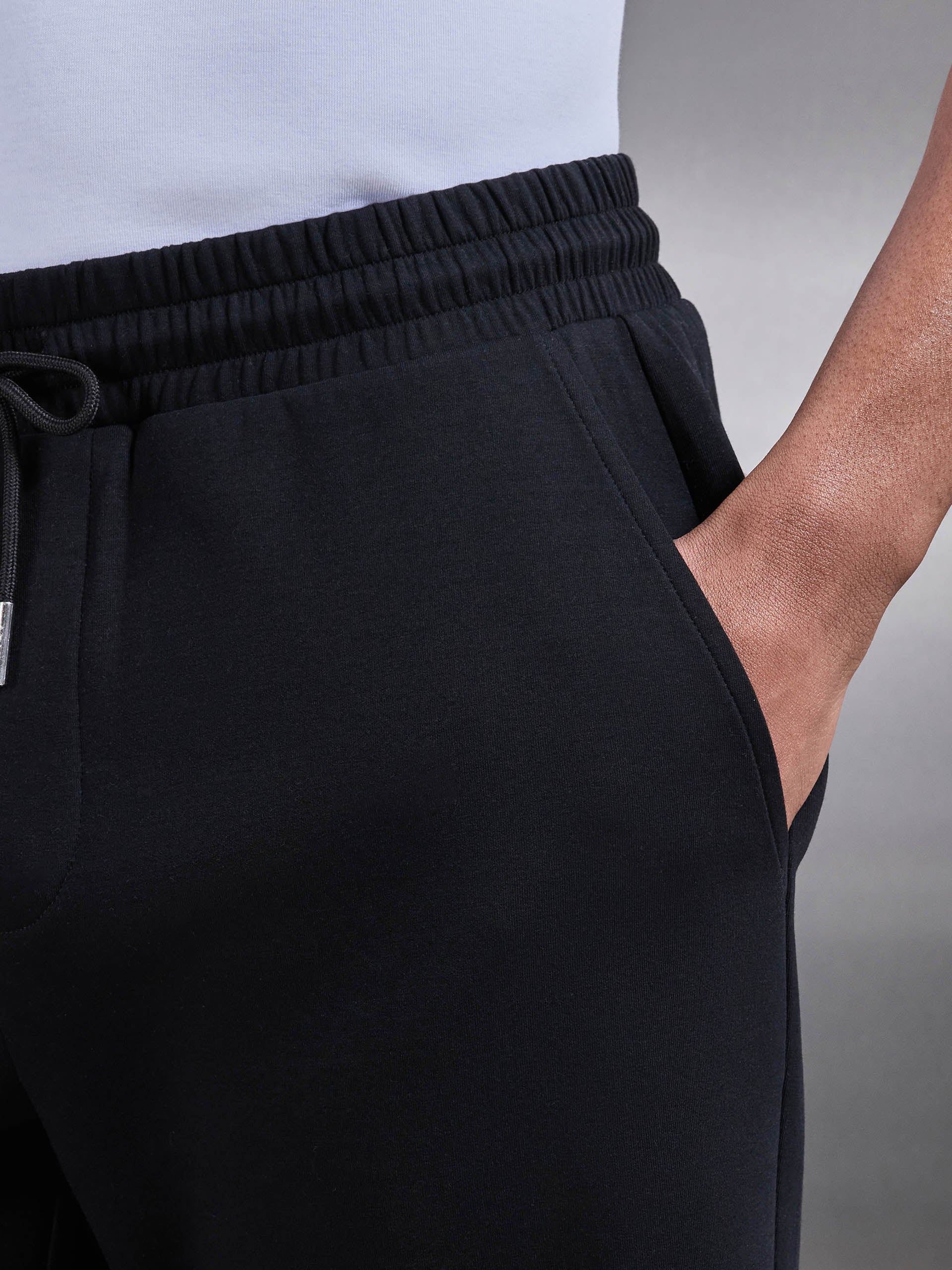 Mens Interlock Jersey Short in Black