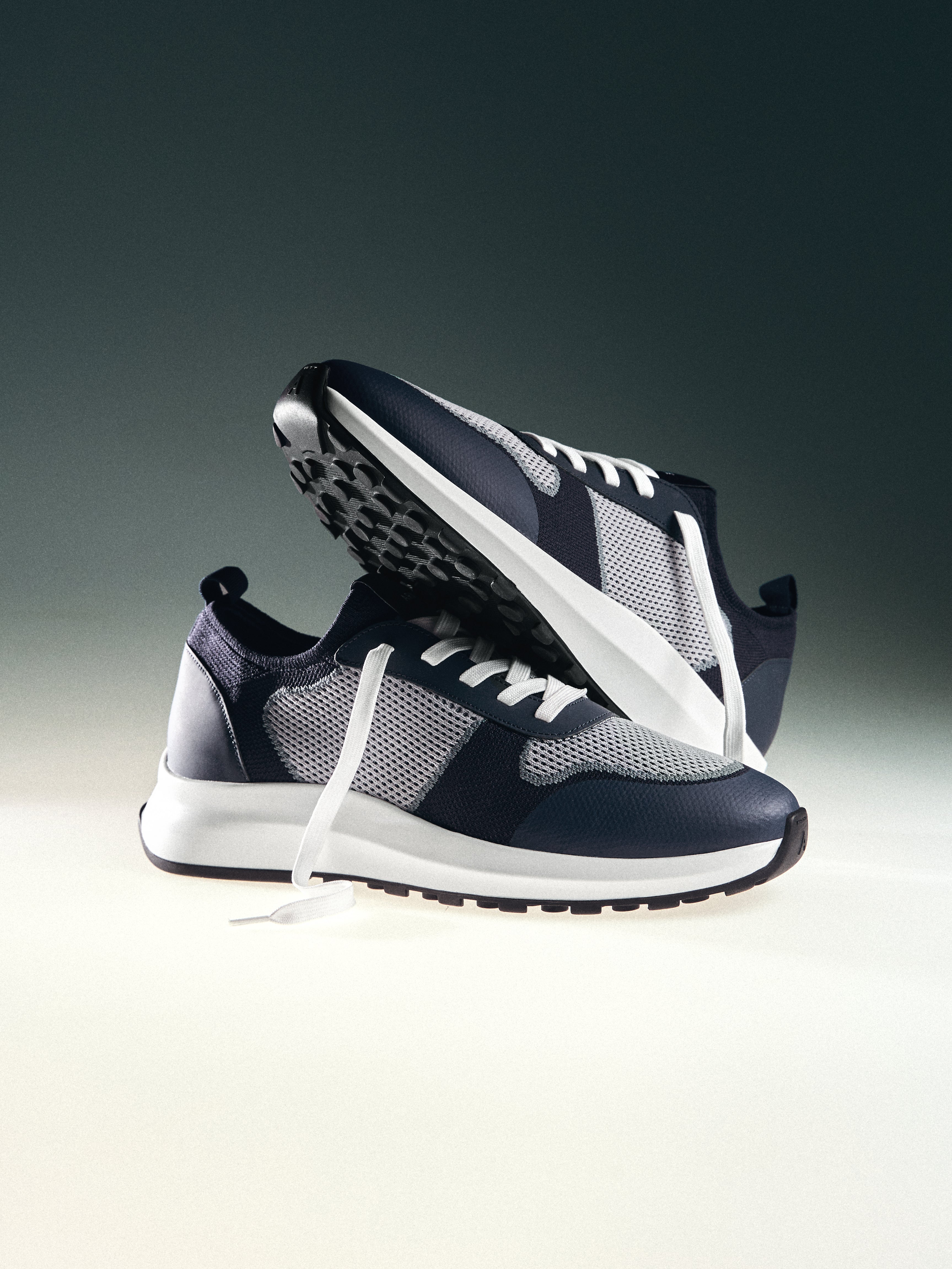 Mens Knitted Runner in Air Force Blue