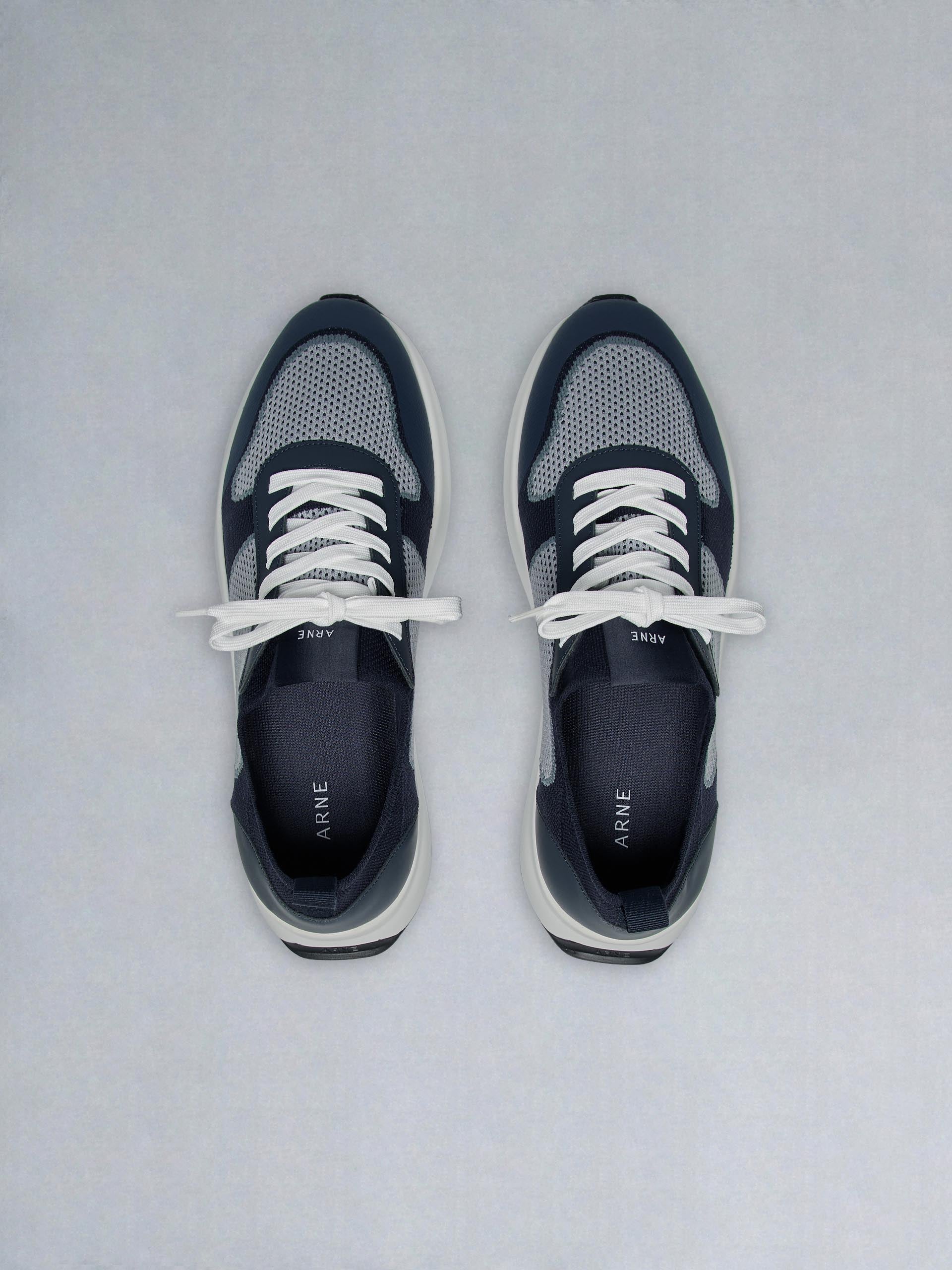 Mens Knitted Runner in Air Force Blue