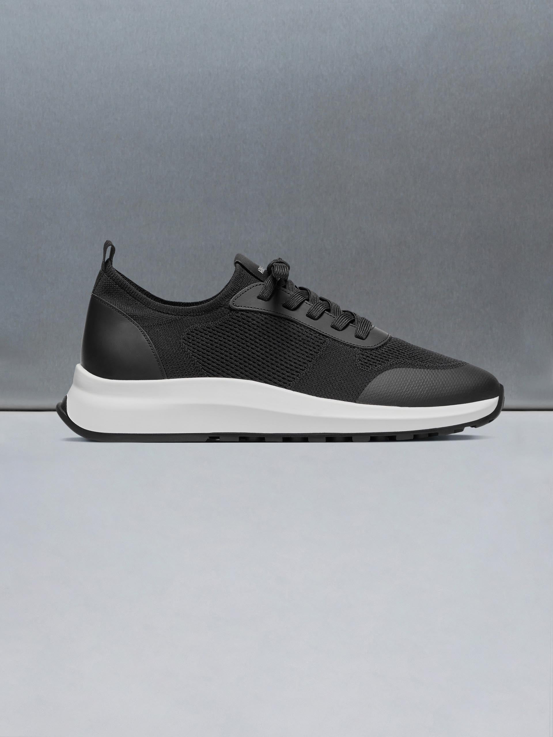 Mens Knitted Runner in Black