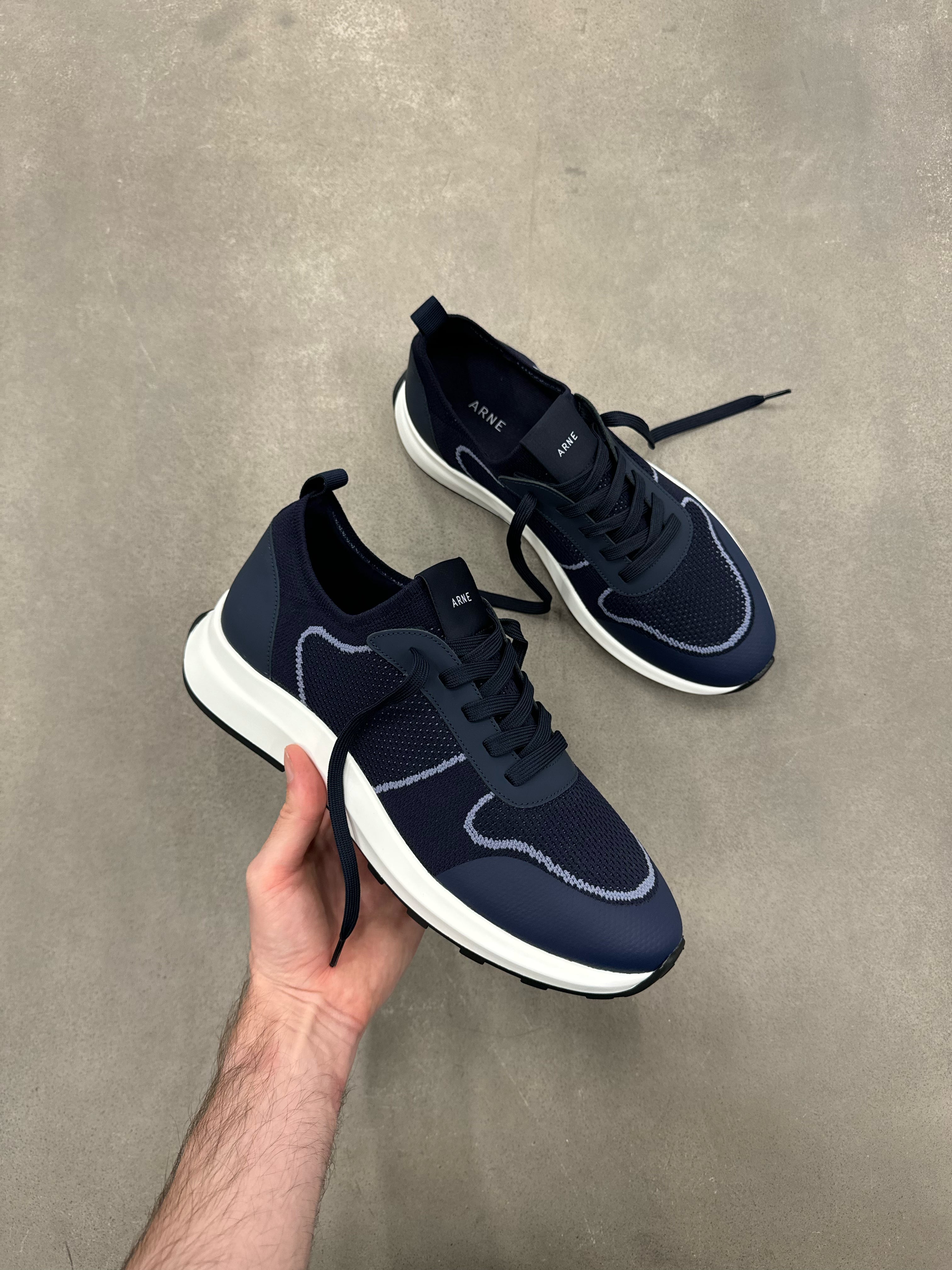 Mens Knitted Runner in Navy