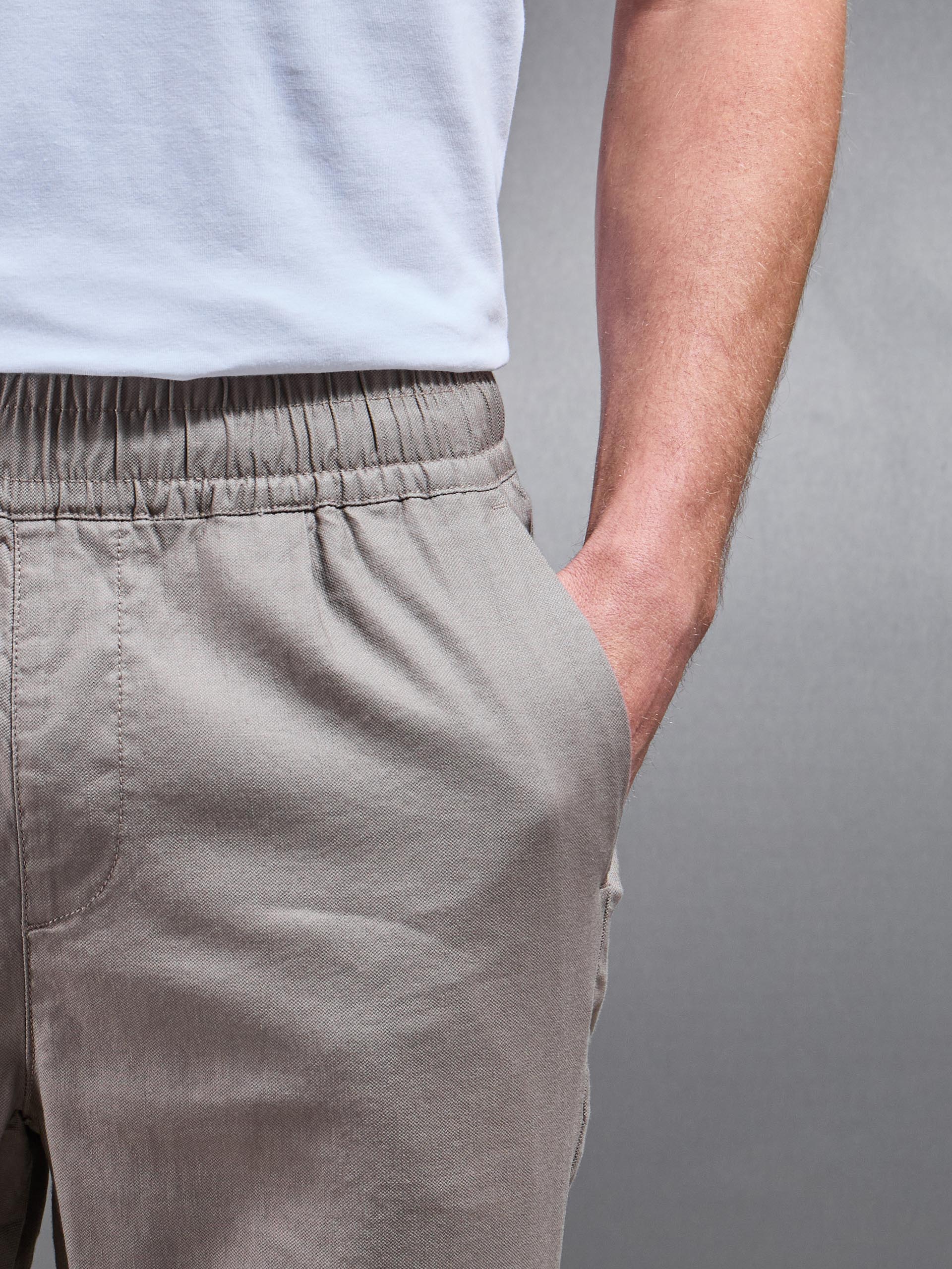 Mens Linen Drawstring Trouser in Taupe