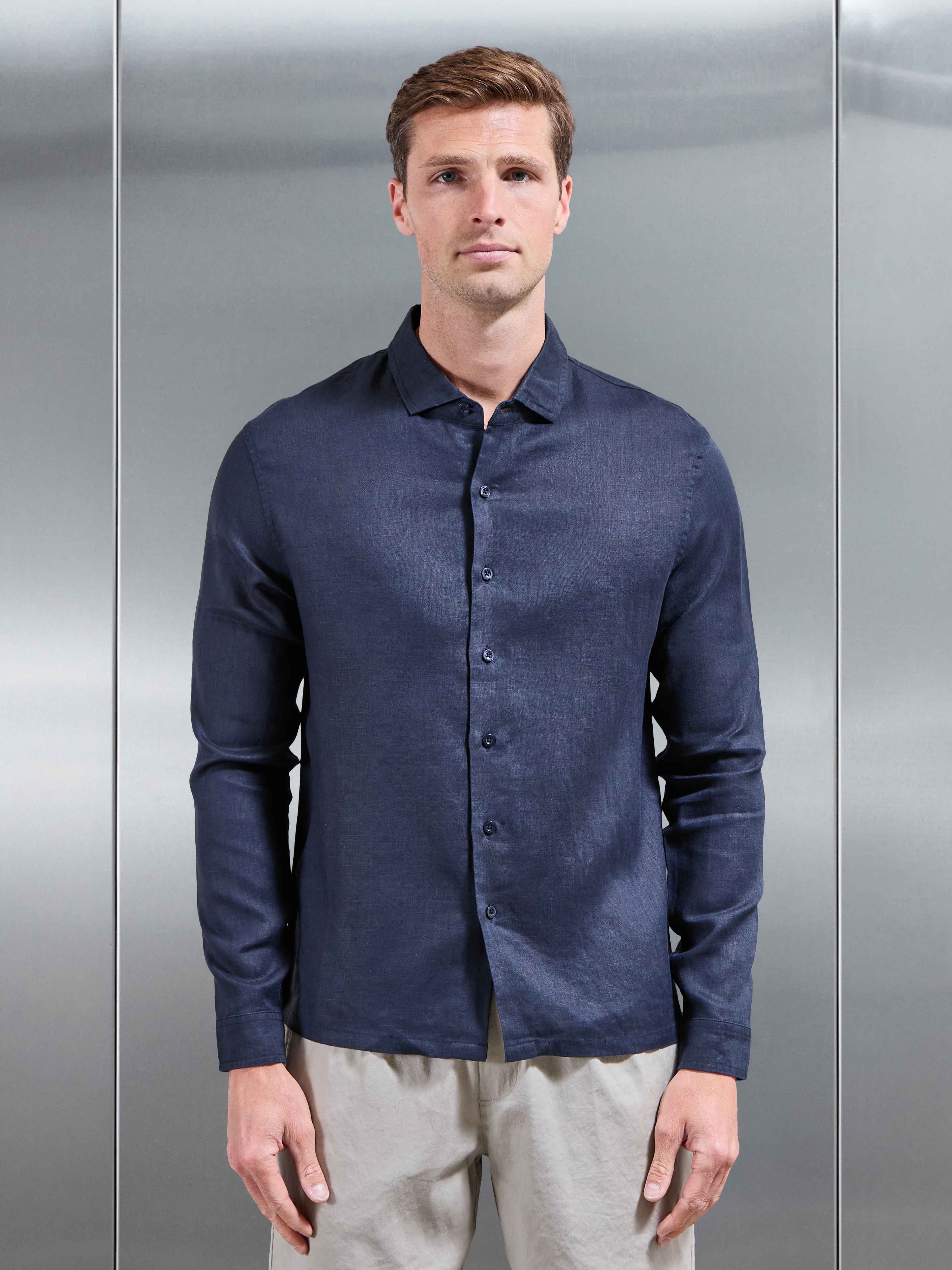 Mens Linen Long Sleeve Cutaway Collar Shirt in Navy