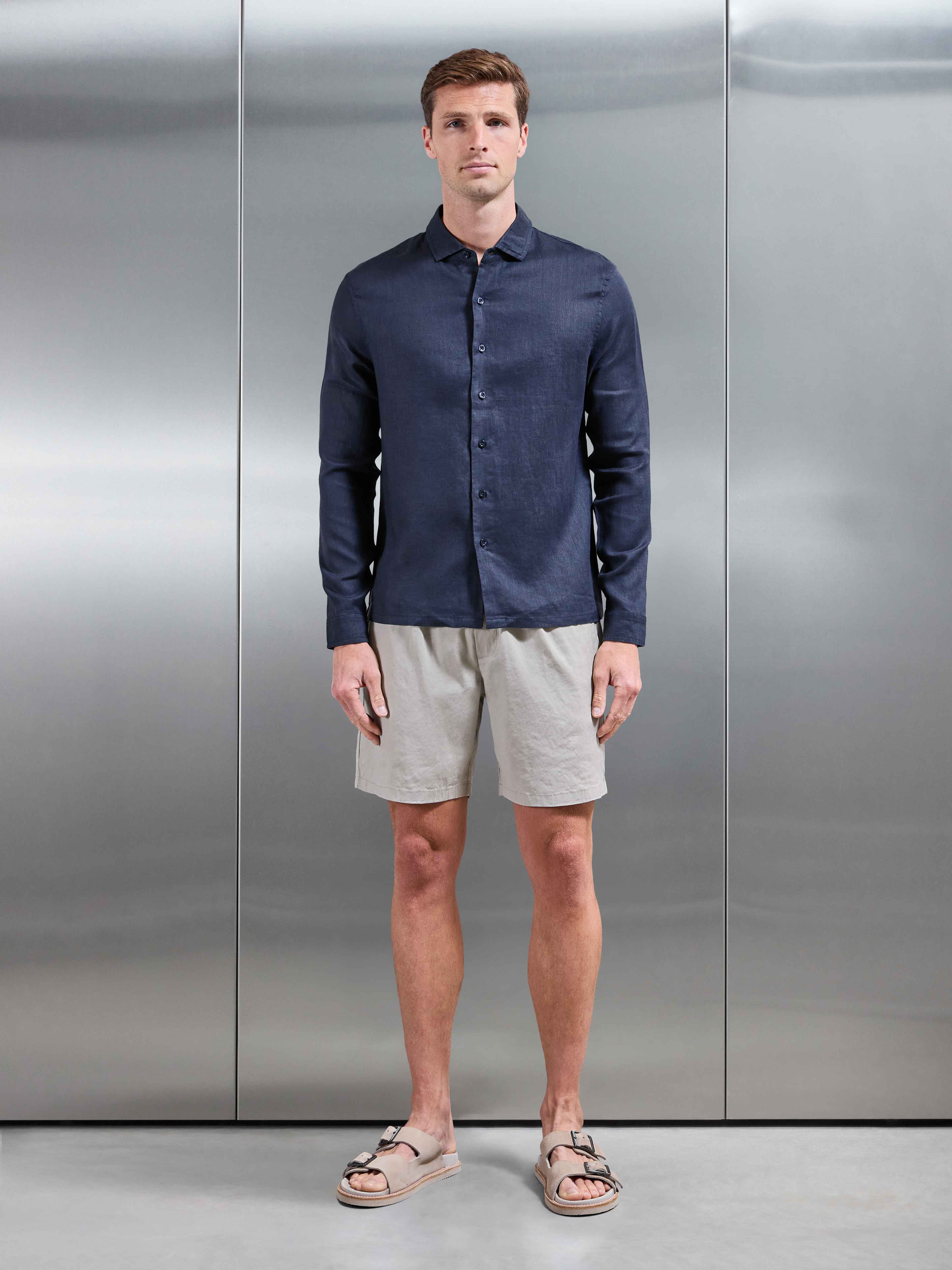 Mens Linen Long Sleeve Cutaway Collar Shirt in Navy