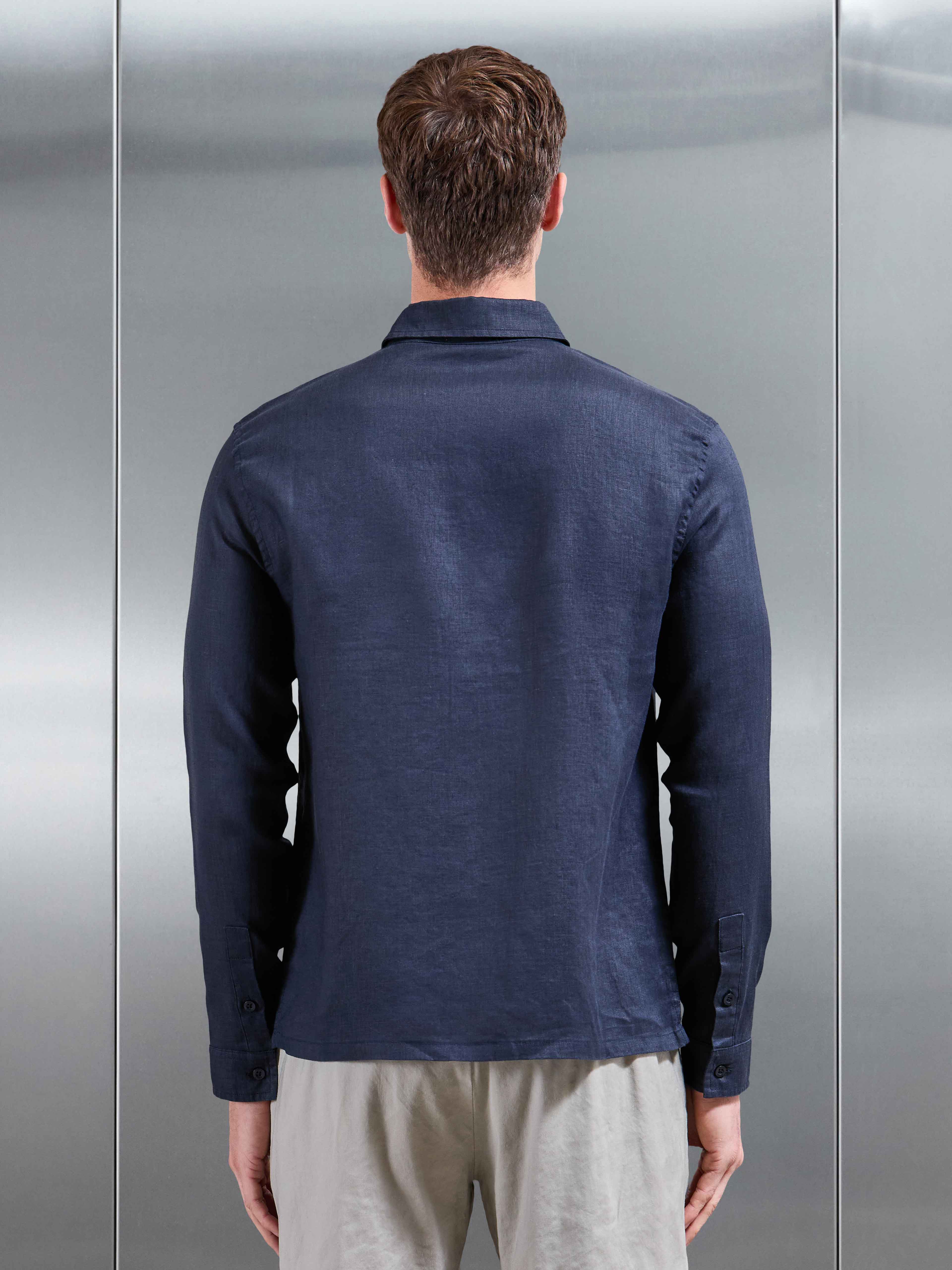Linen Long Sleeve Cutaway Collar Shirt in Navy