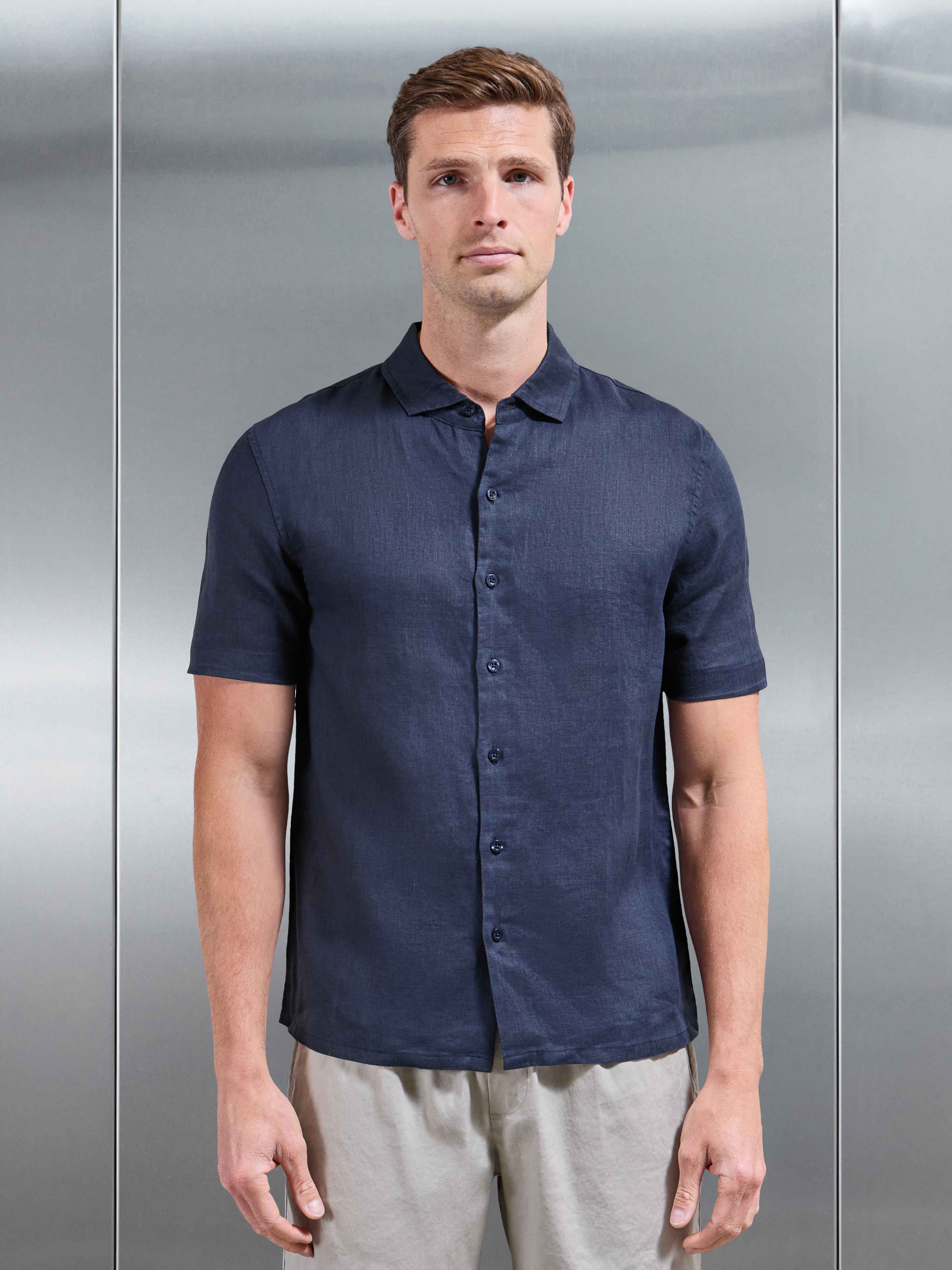 Mens Linen Short Sleeve Cutaway Collar Shirt in Navy