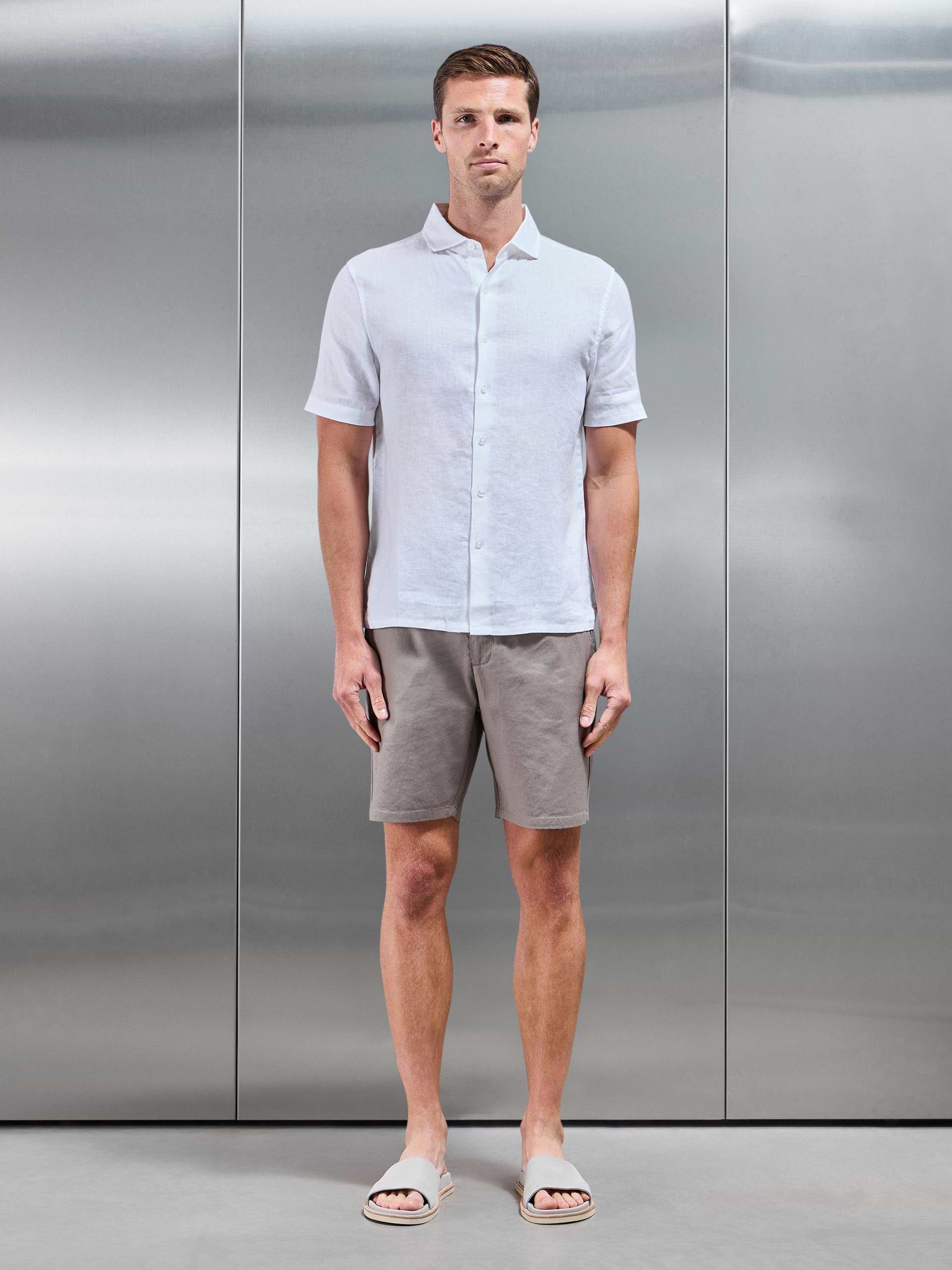 Mens Linen Tailored Short in Taupe
