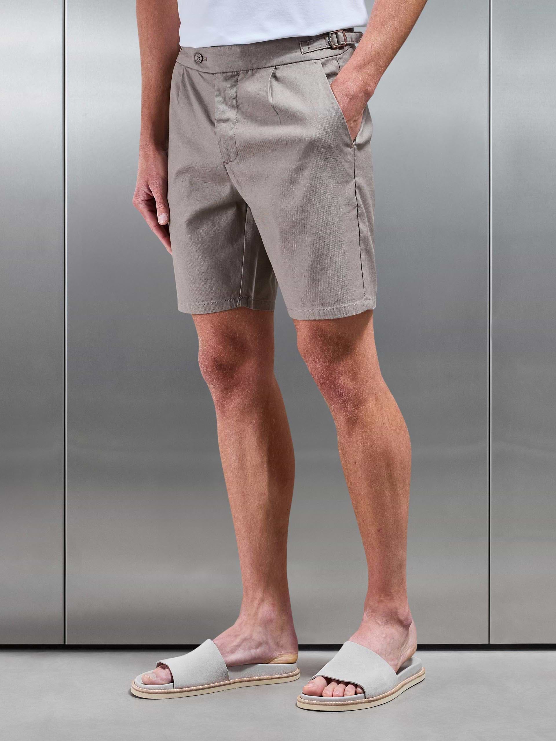 Linen Tailored Short in Taupe