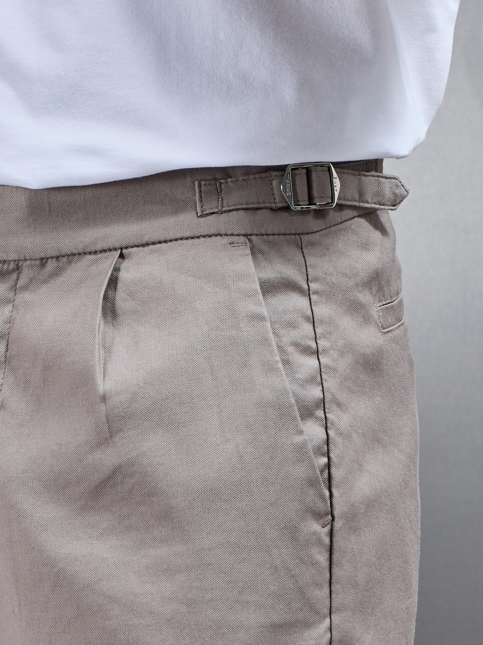 Mens Linen Tailored Short in Taupe