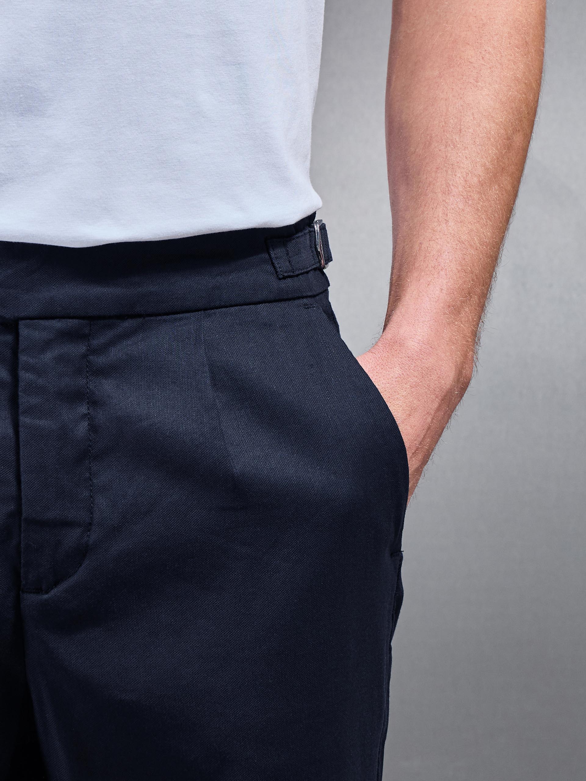 Mens Linen Tailored Trouser in Navy