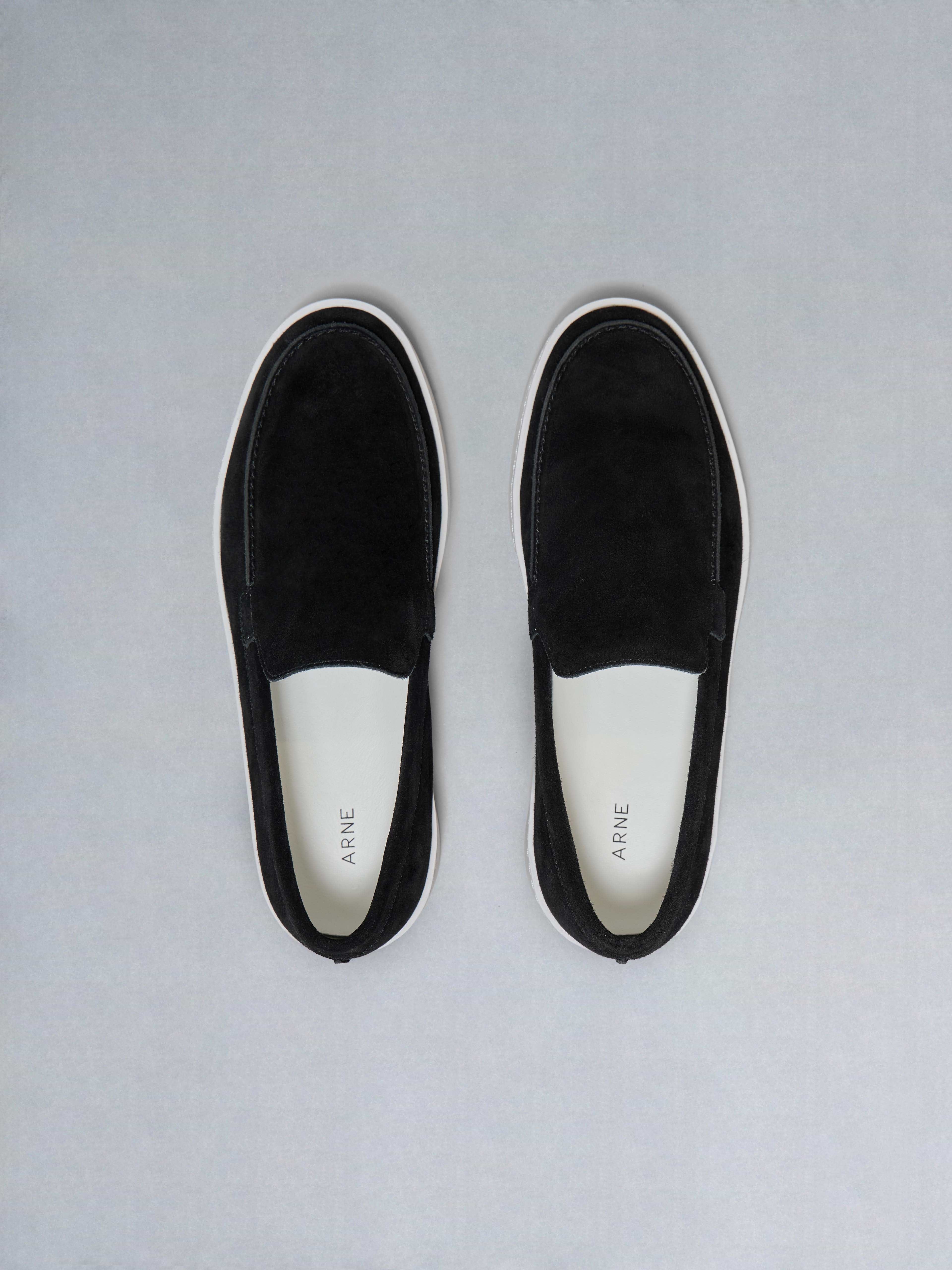 Loafer in Black