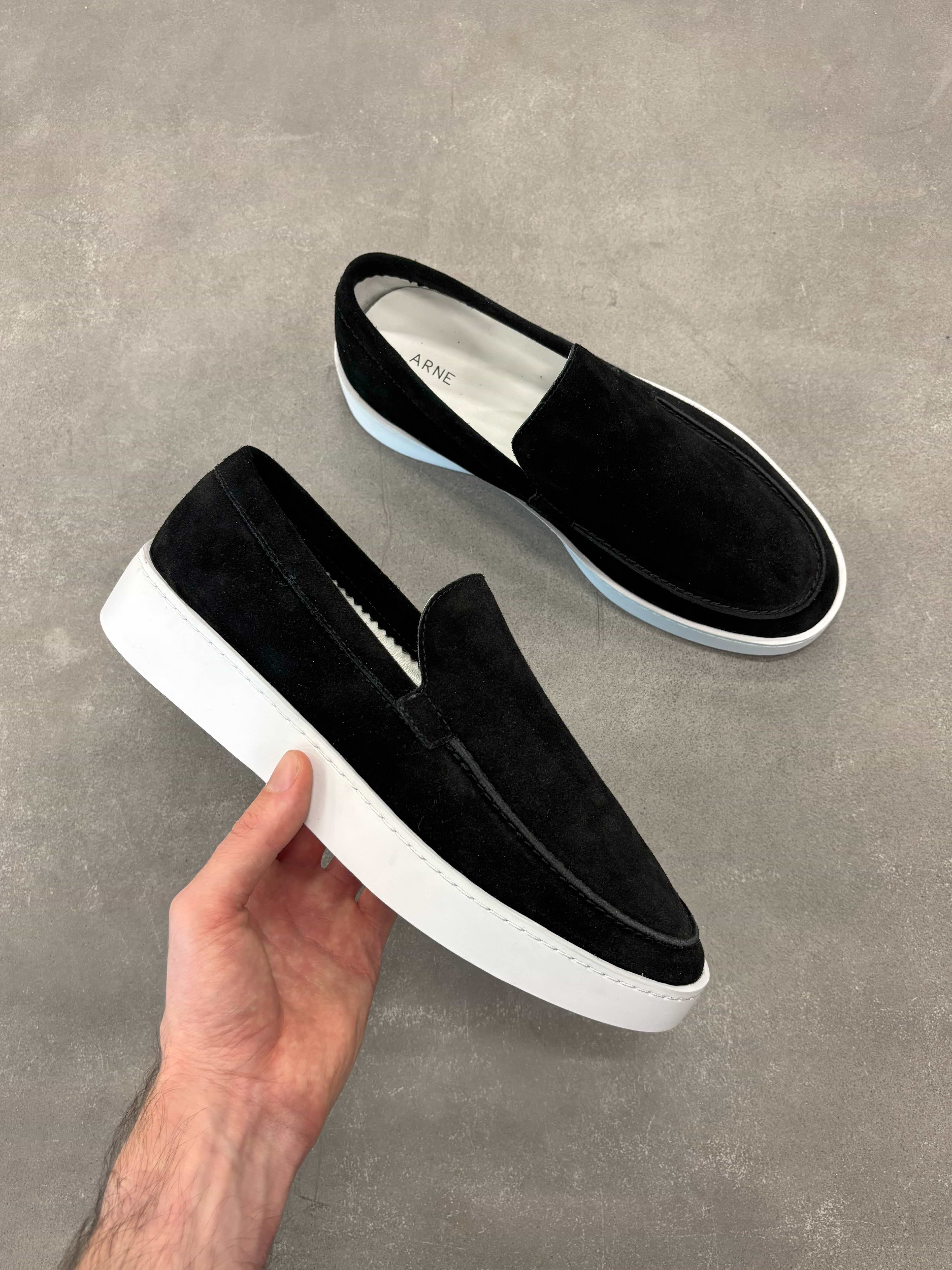 Loafer in Black