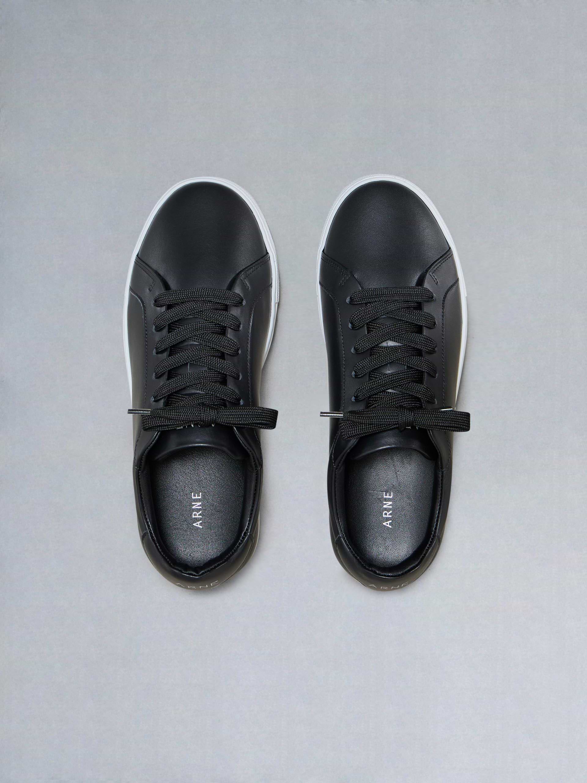 Low Essential Leather Trainer in Black