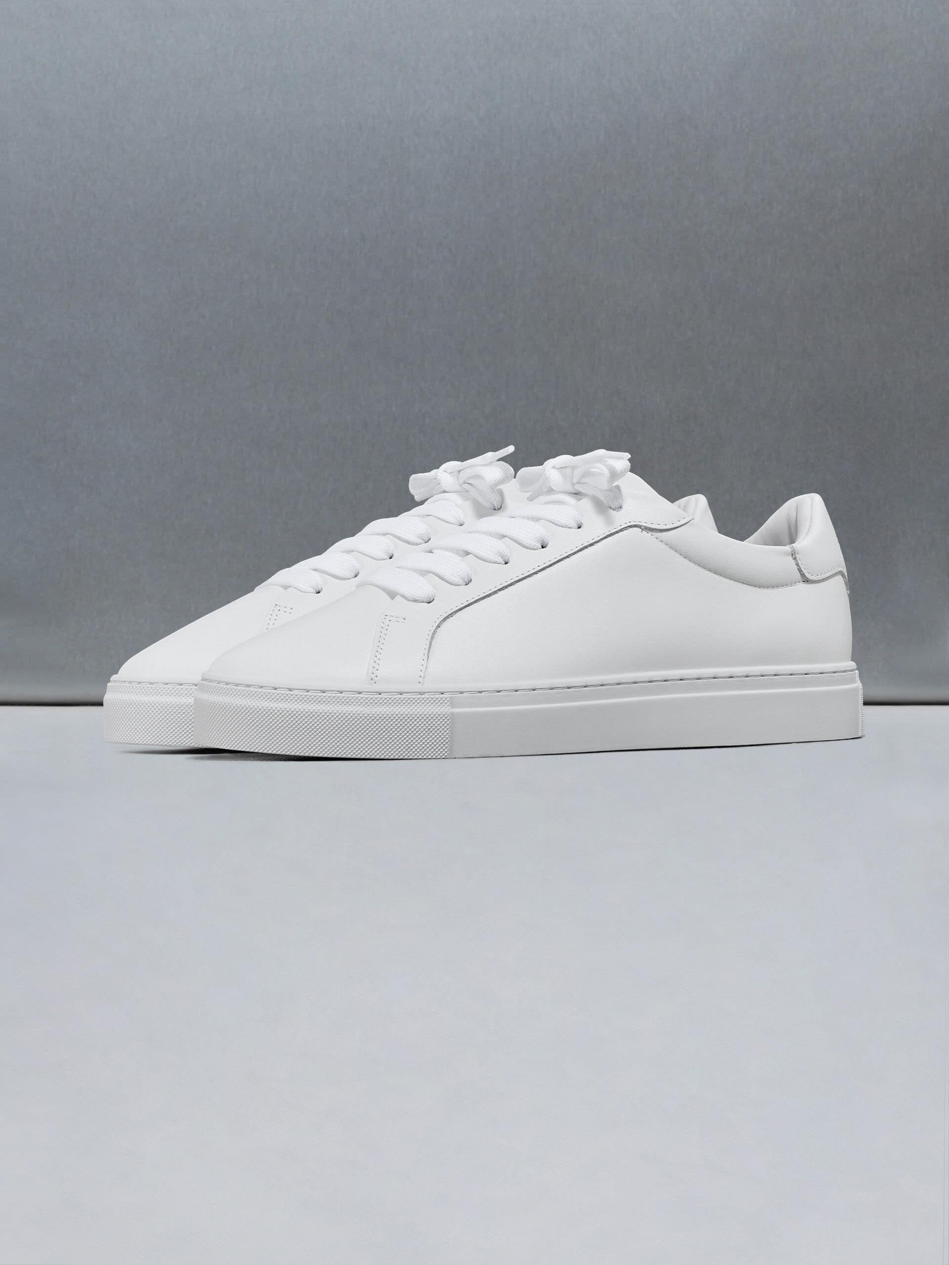 Mens Low Essential Leather Trainer in White