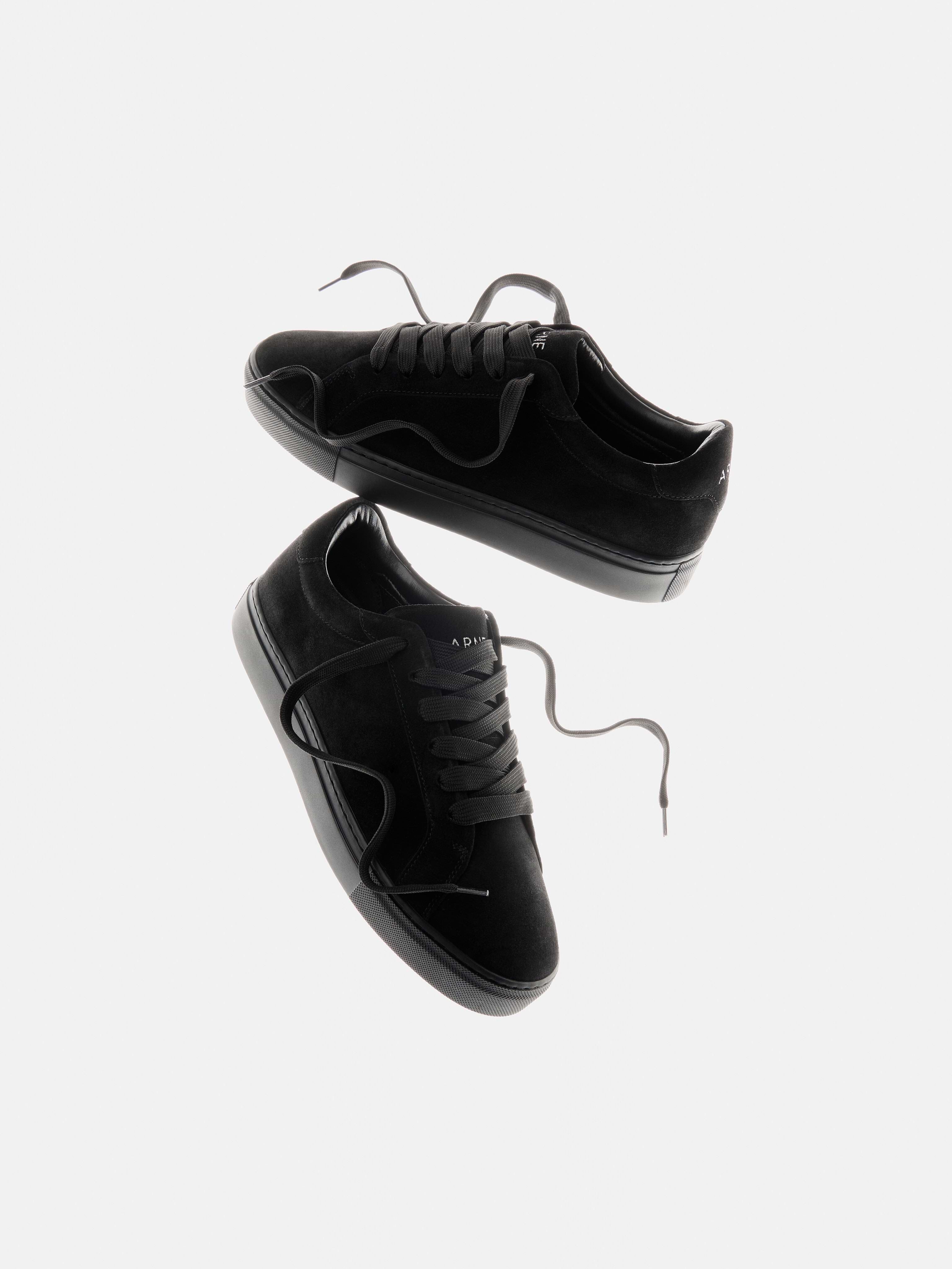 Mens Low Essential Suede Trainer in Triple Black