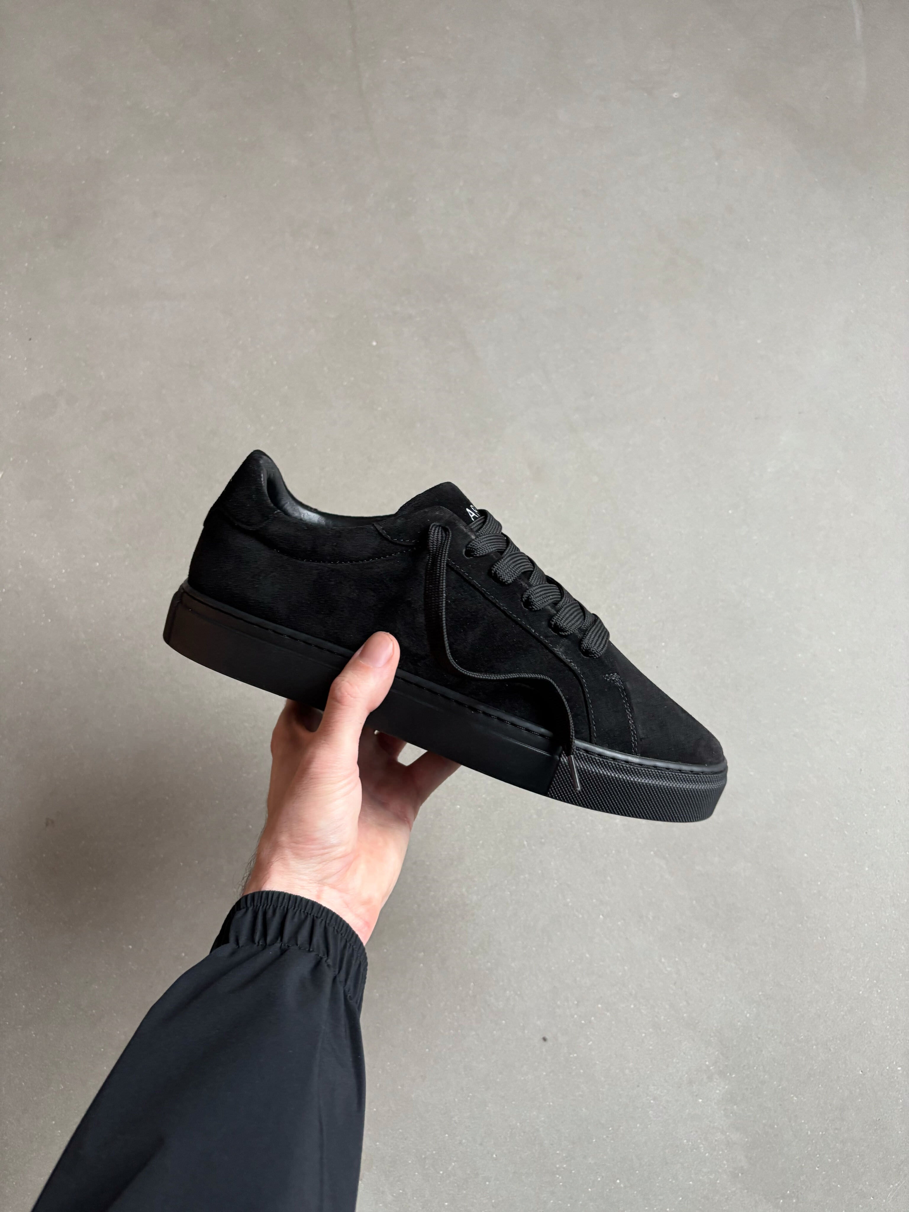 Mens Low Essential Suede Trainer in Triple Black