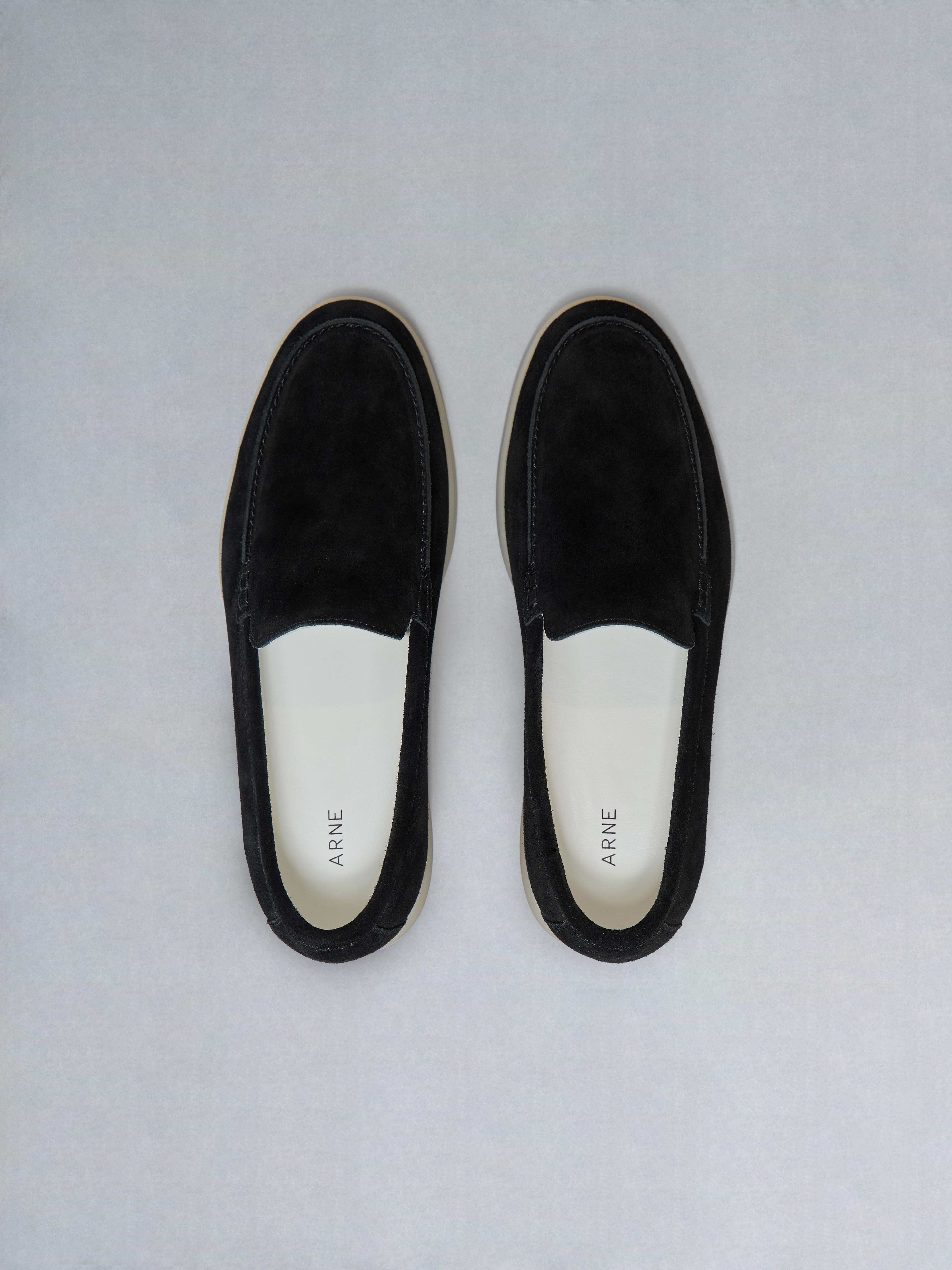 Low Loafer in Black