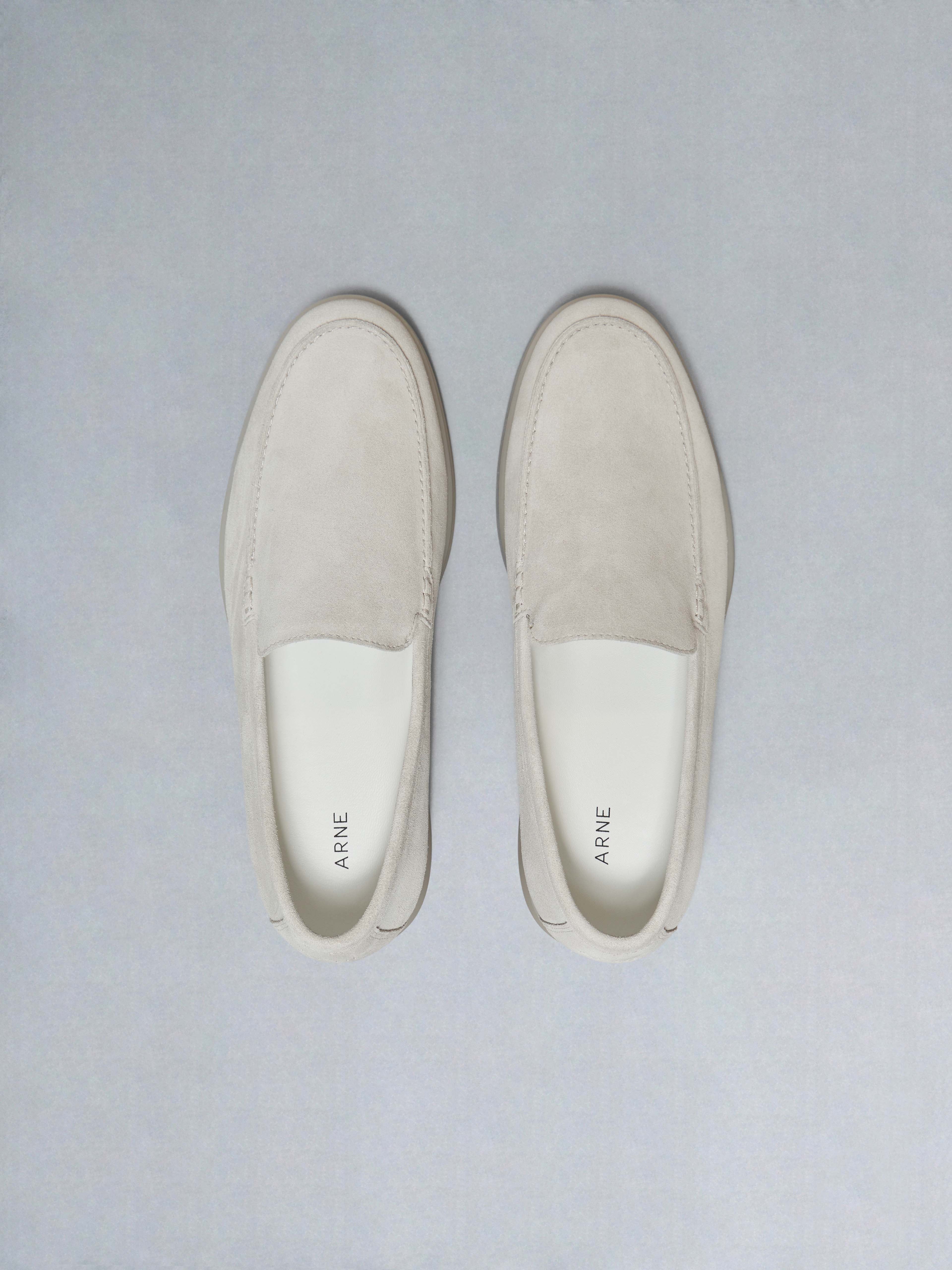 Mens Low Loafer in Stone