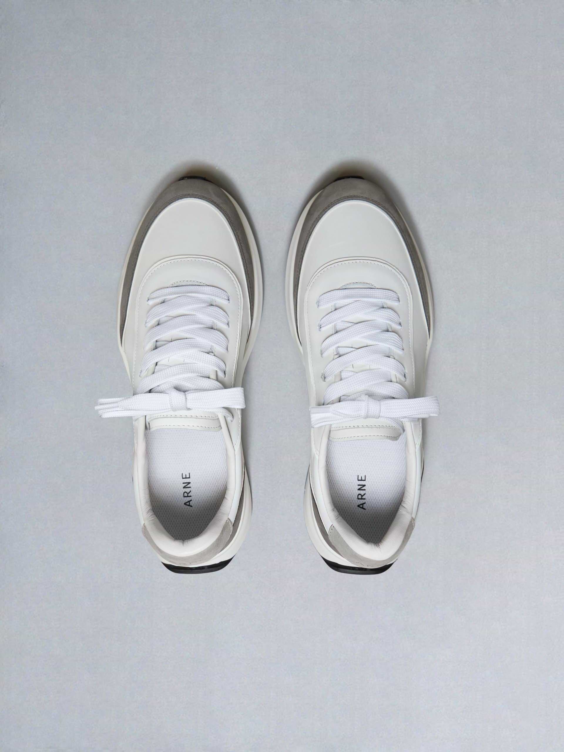 Low Runner in White Slate Grey