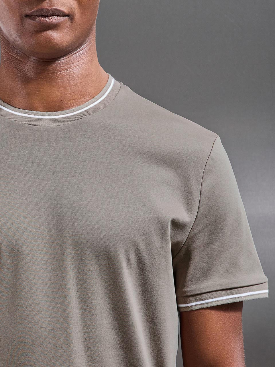 Mens Mercerised Interlock Tipped T-Shirt in Taupe