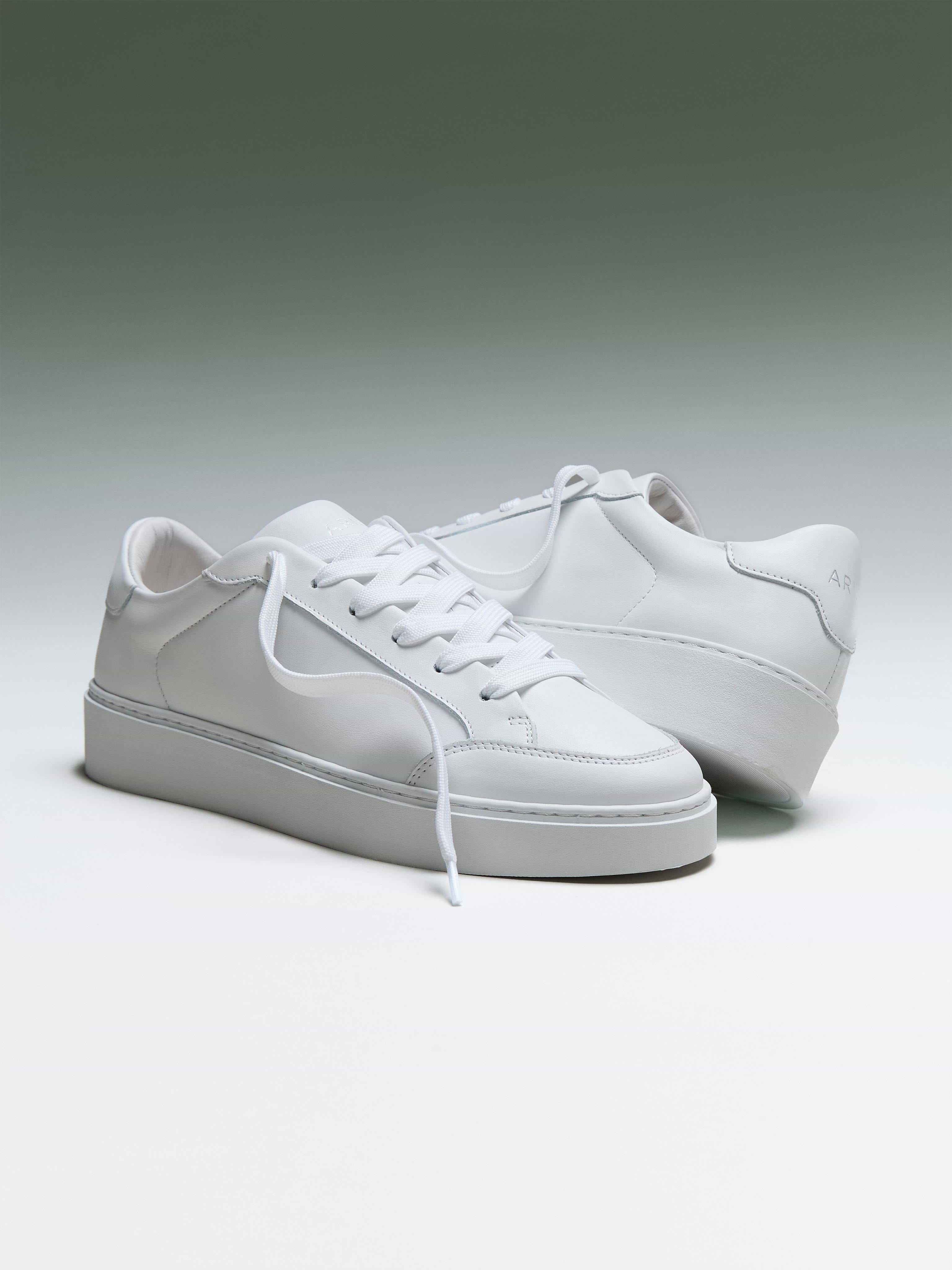 Mid Court Trainer 2.0 in White