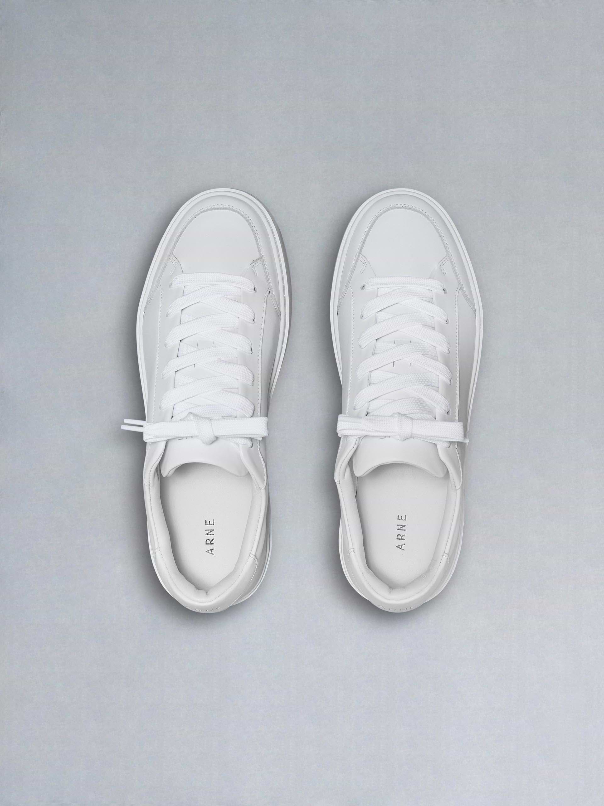 Mid Court Trainer 2.0 in White