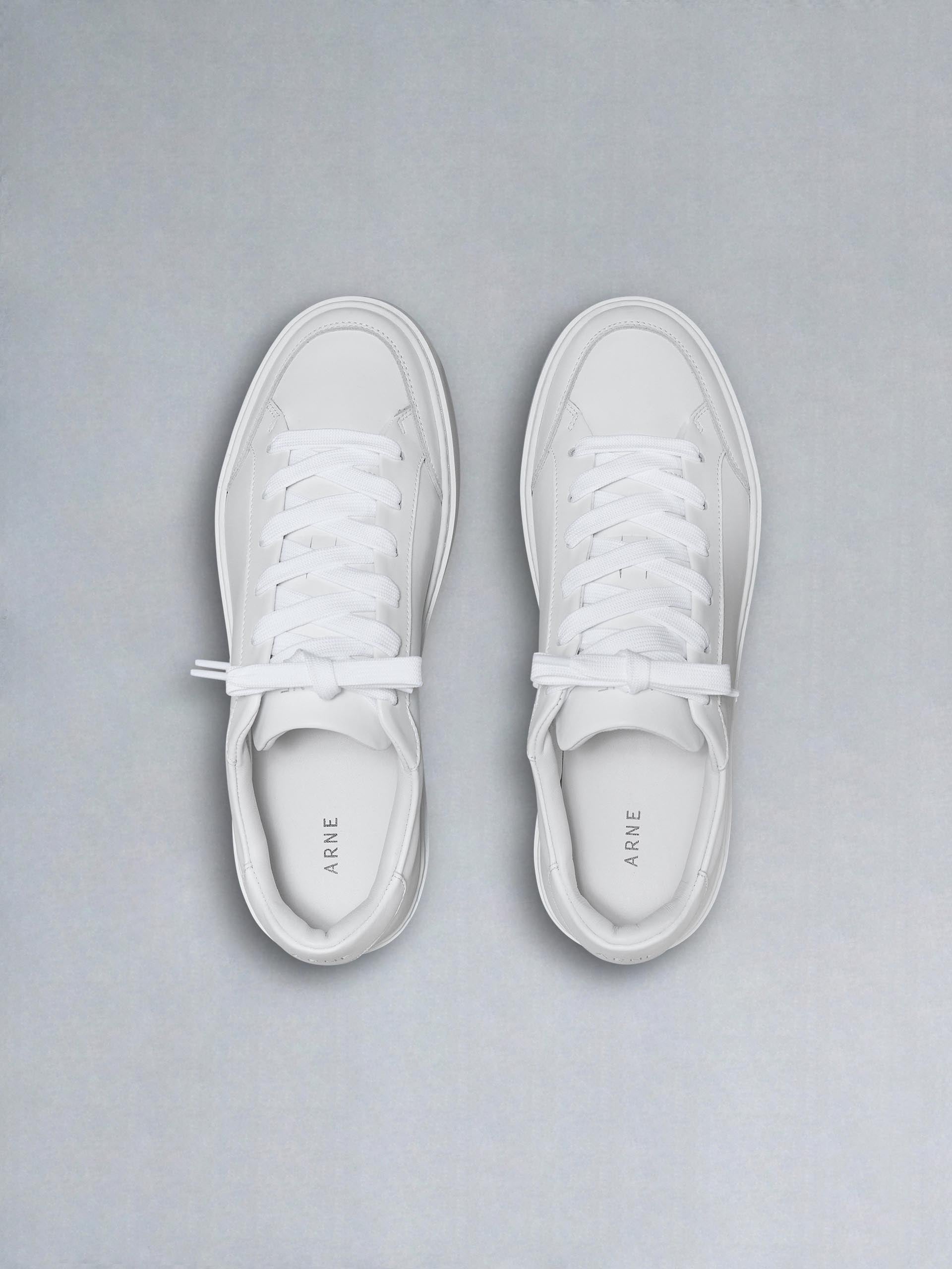 Mens Mid Court Trainer 2.0 in White