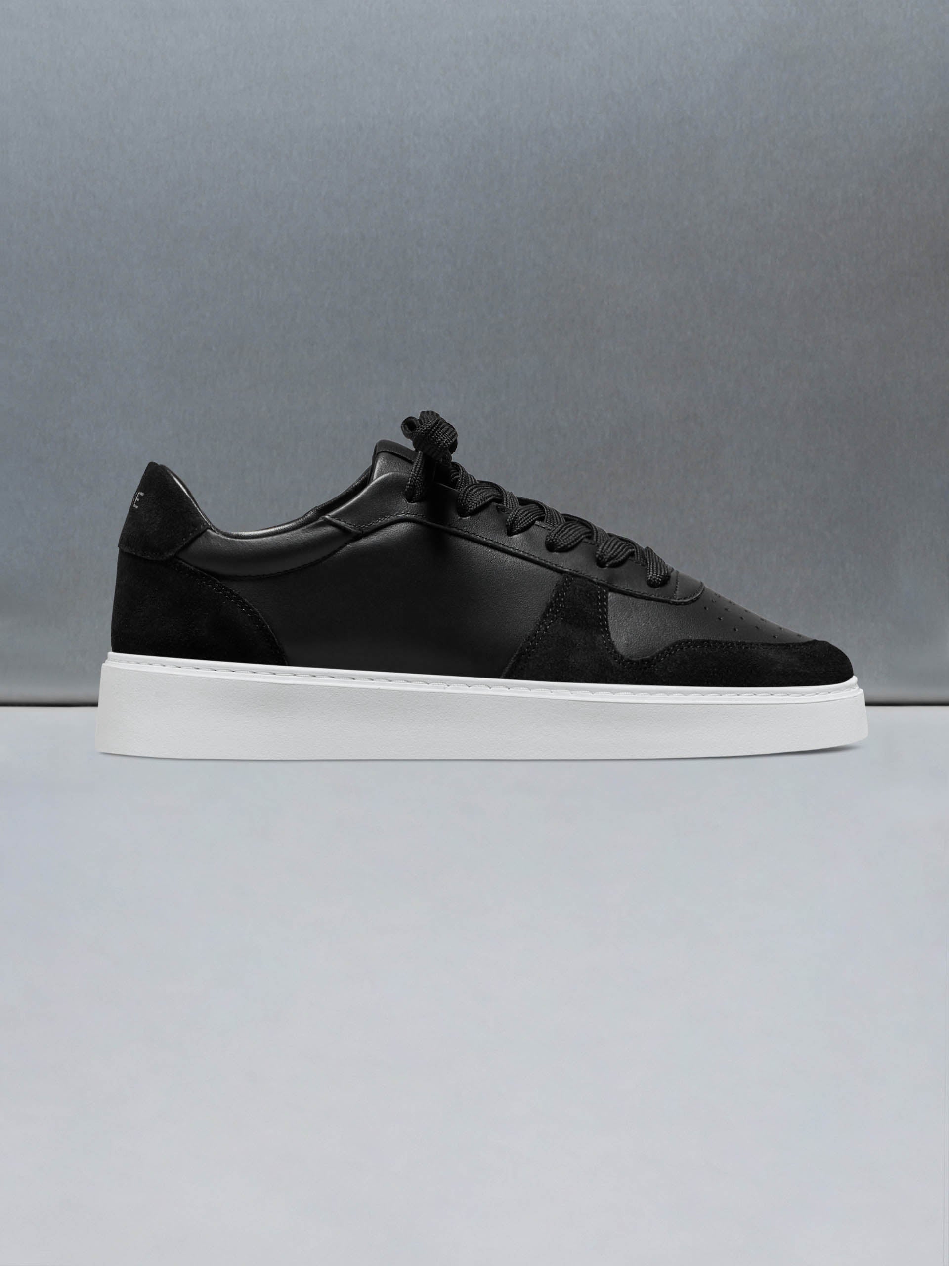 Mens Mid Court Trainer in Black