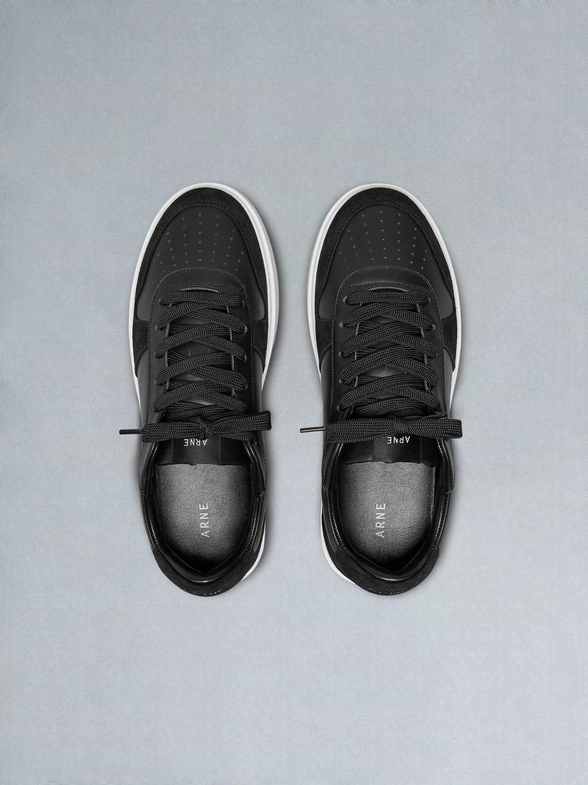 Mid Court Trainer in Black