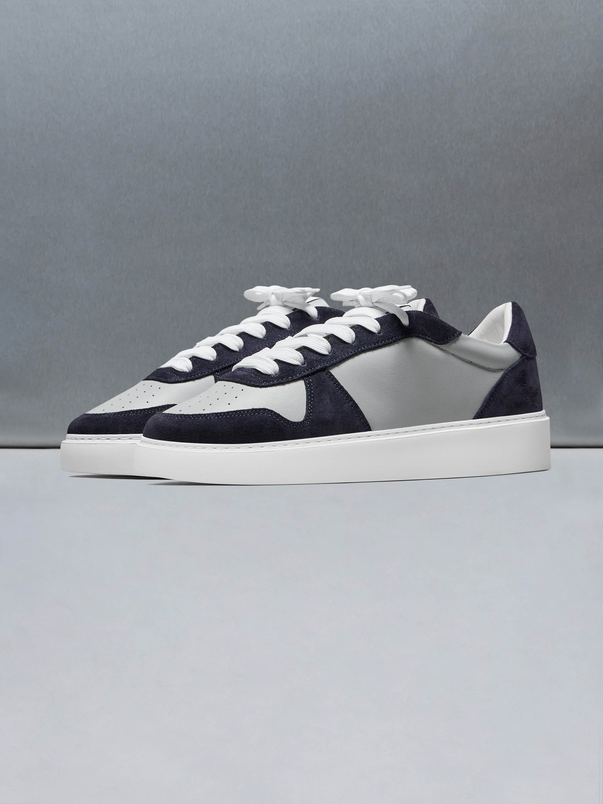 Mens Mid Court Trainer in Grey Navy