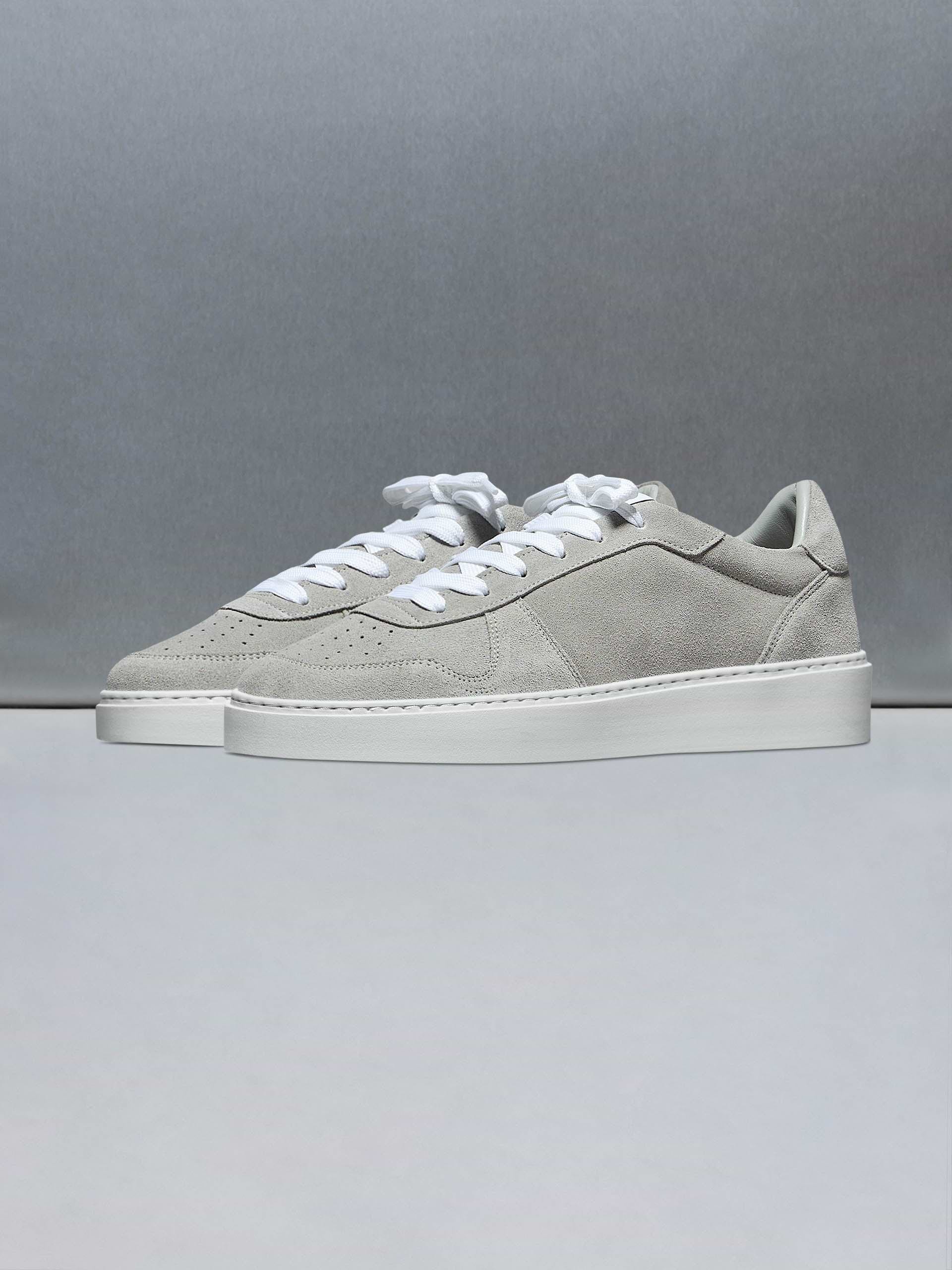 Mid Court Trainer in Light Grey Suede