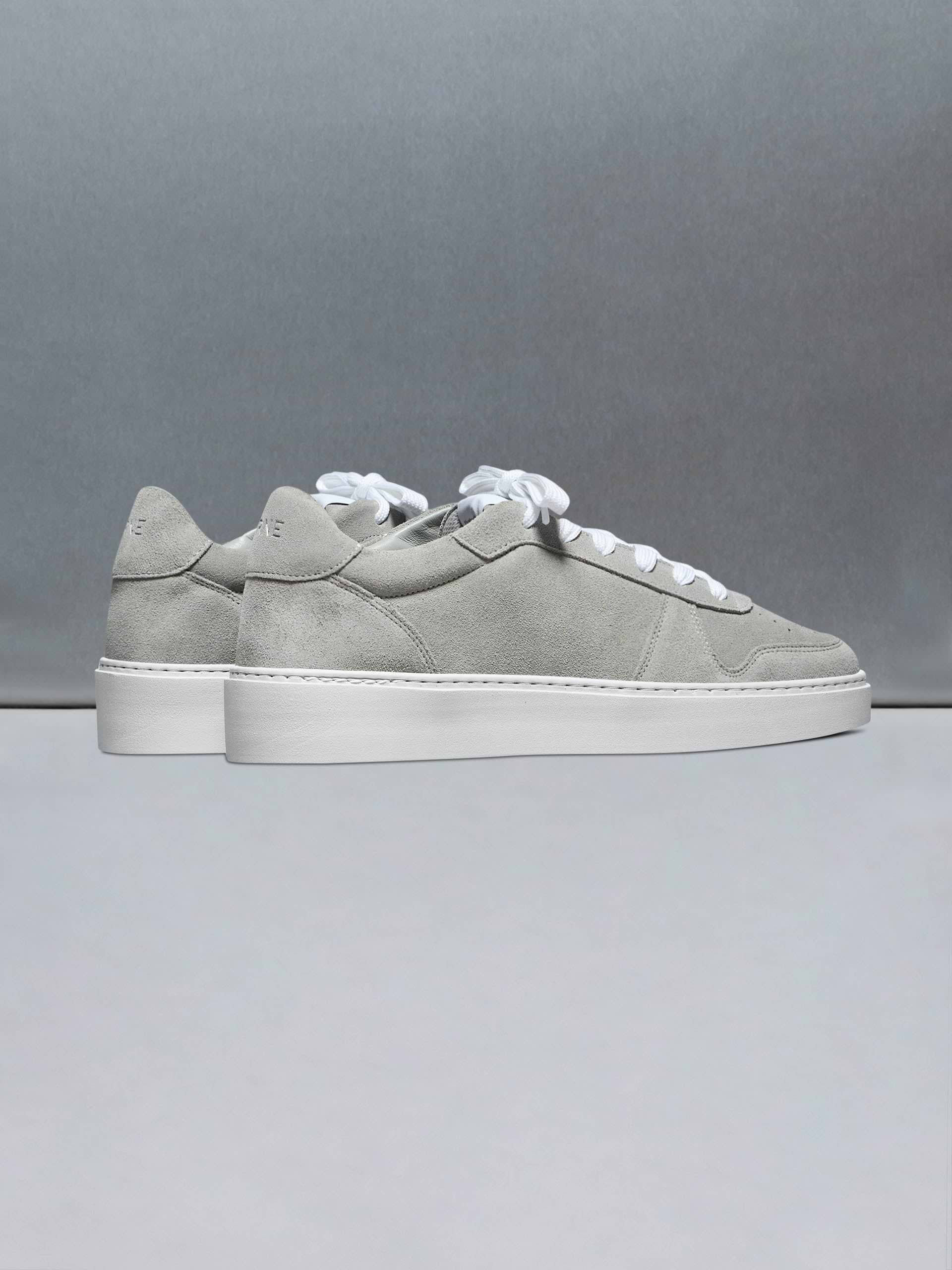 Mid Court Trainer in Light Grey Suede