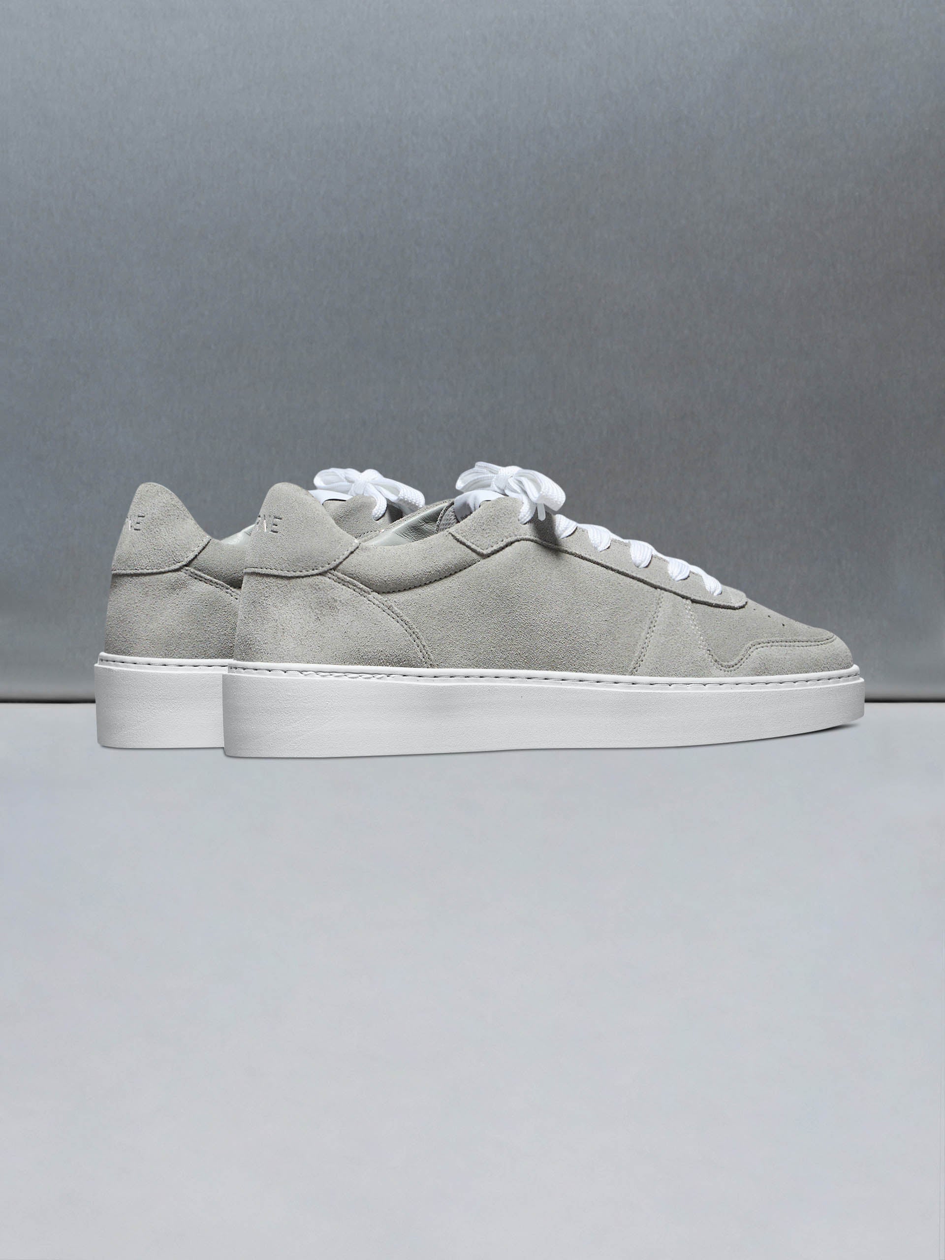 Mens Mid Court Trainer in Light Grey Suede