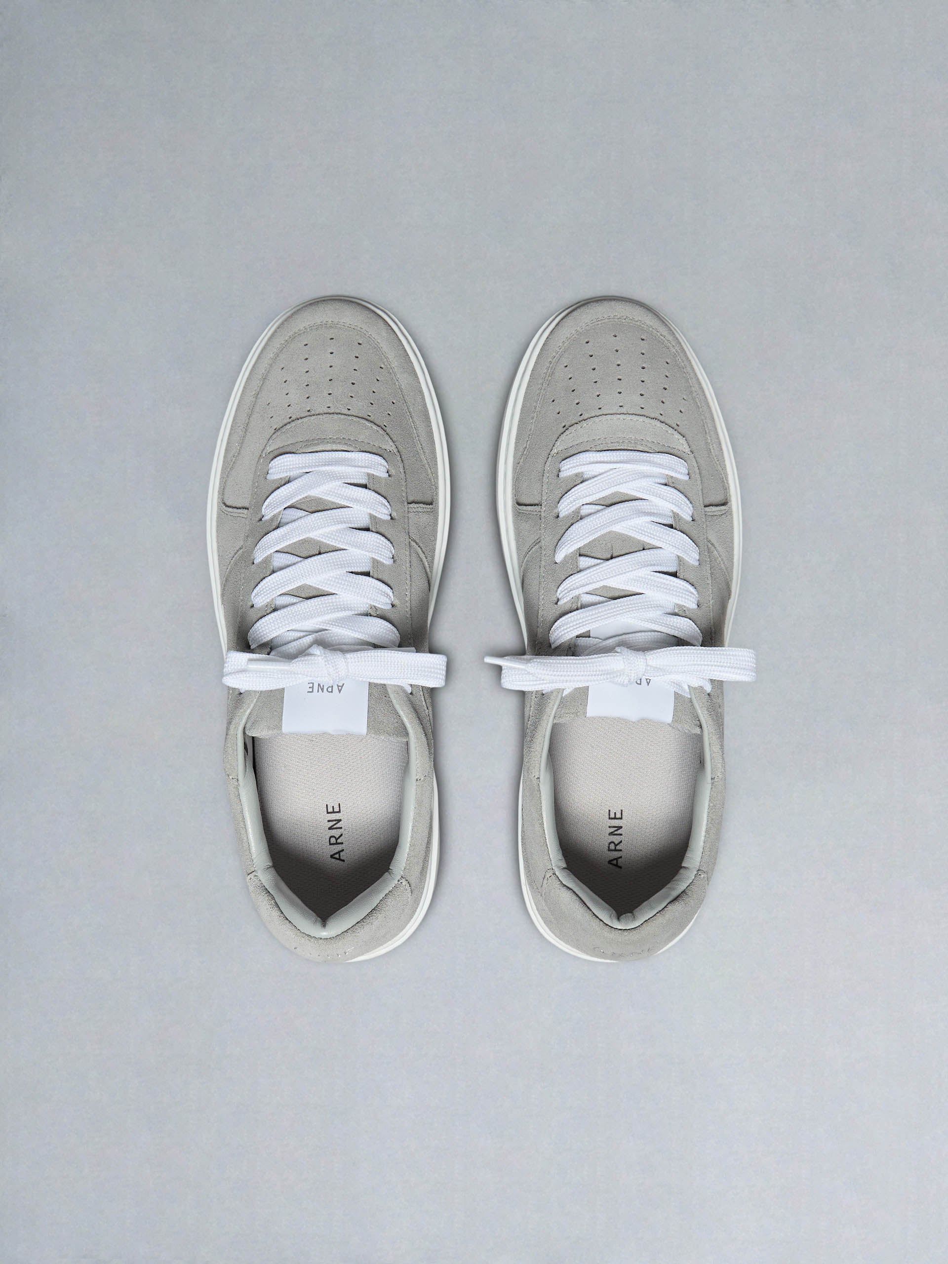 Mens Mid Court Trainer in Light Grey Suede